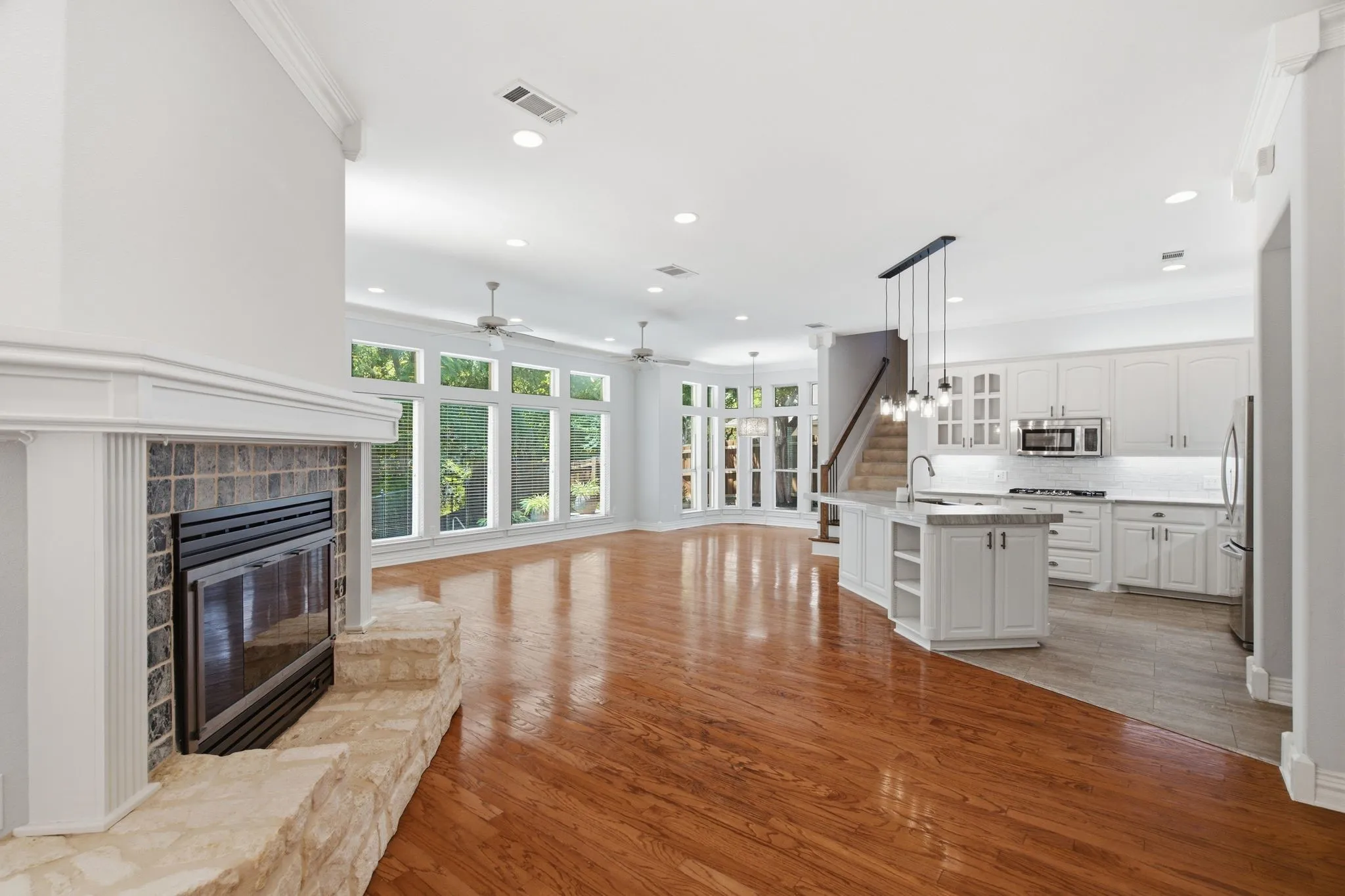 Single Family Residence For Sale in Tarrant County , 4114 Steeplechase Drive, Colleyville, Texas 76034, 4 Bedroom, 3 Bathroom, 3 Garage spaces, 3,696 Sqft, built in 1998, mls#21341396, Real Estate Agent in Colleyville, Homes For Sale in Tarrant county, Homes For Sale in Colleyville, Realtor in Colleyville Texas, Real Estate Brokerage Independent Realty Texas, Luminita Cordes Realtor