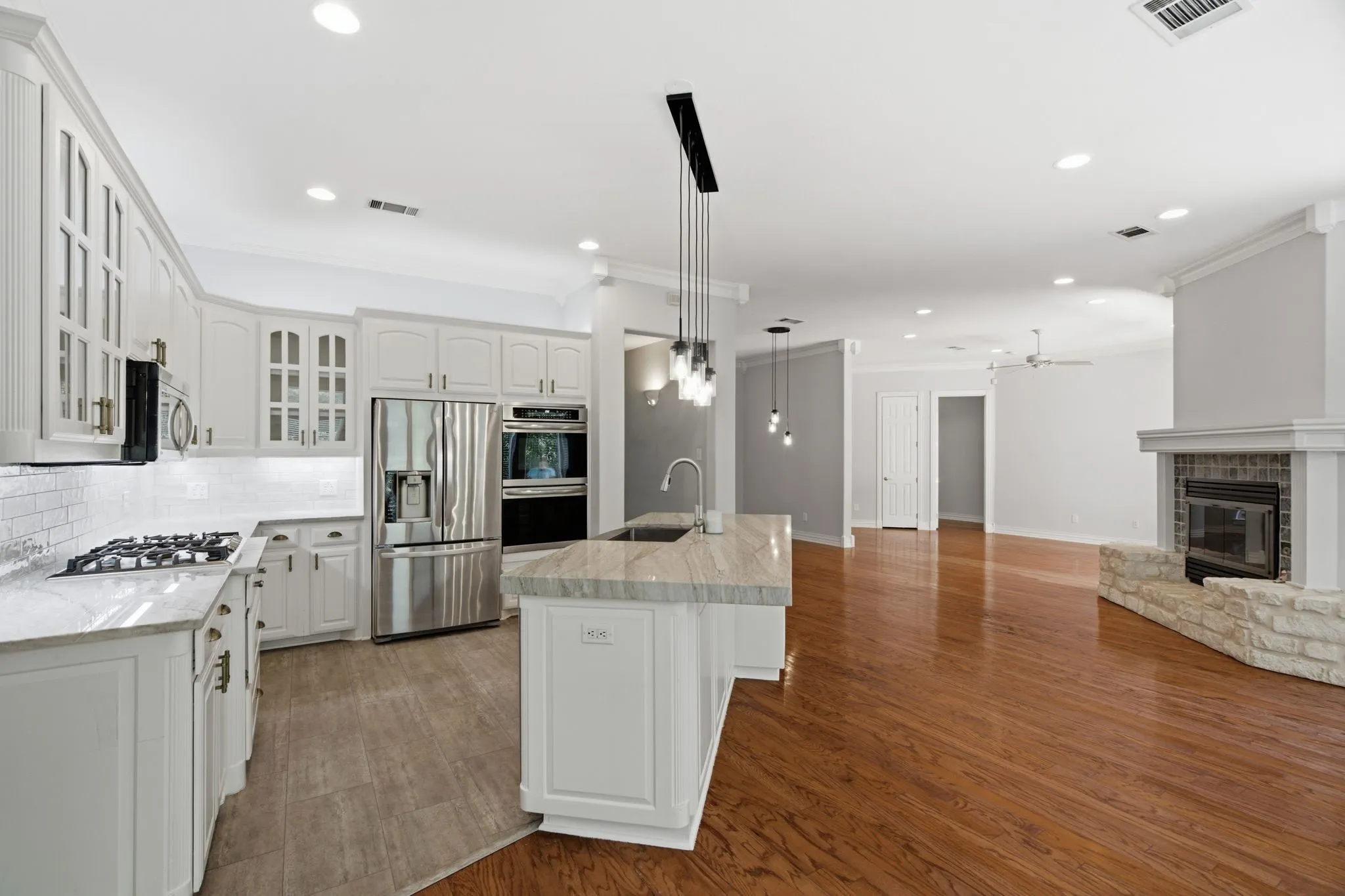 Single Family Residence For Sale in Tarrant County , 4114 Steeplechase Drive, Colleyville, Texas 76034, 4 Bedroom, 3 Bathroom, 3 Garage spaces, 3,696 Sqft, built in 1998, mls#21341396, Real Estate Agent in Colleyville, Homes For Sale in Tarrant county, Homes For Sale in Colleyville, Realtor in Colleyville Texas, Real Estate Brokerage Independent Realty Texas, Luminita Cordes Realtor