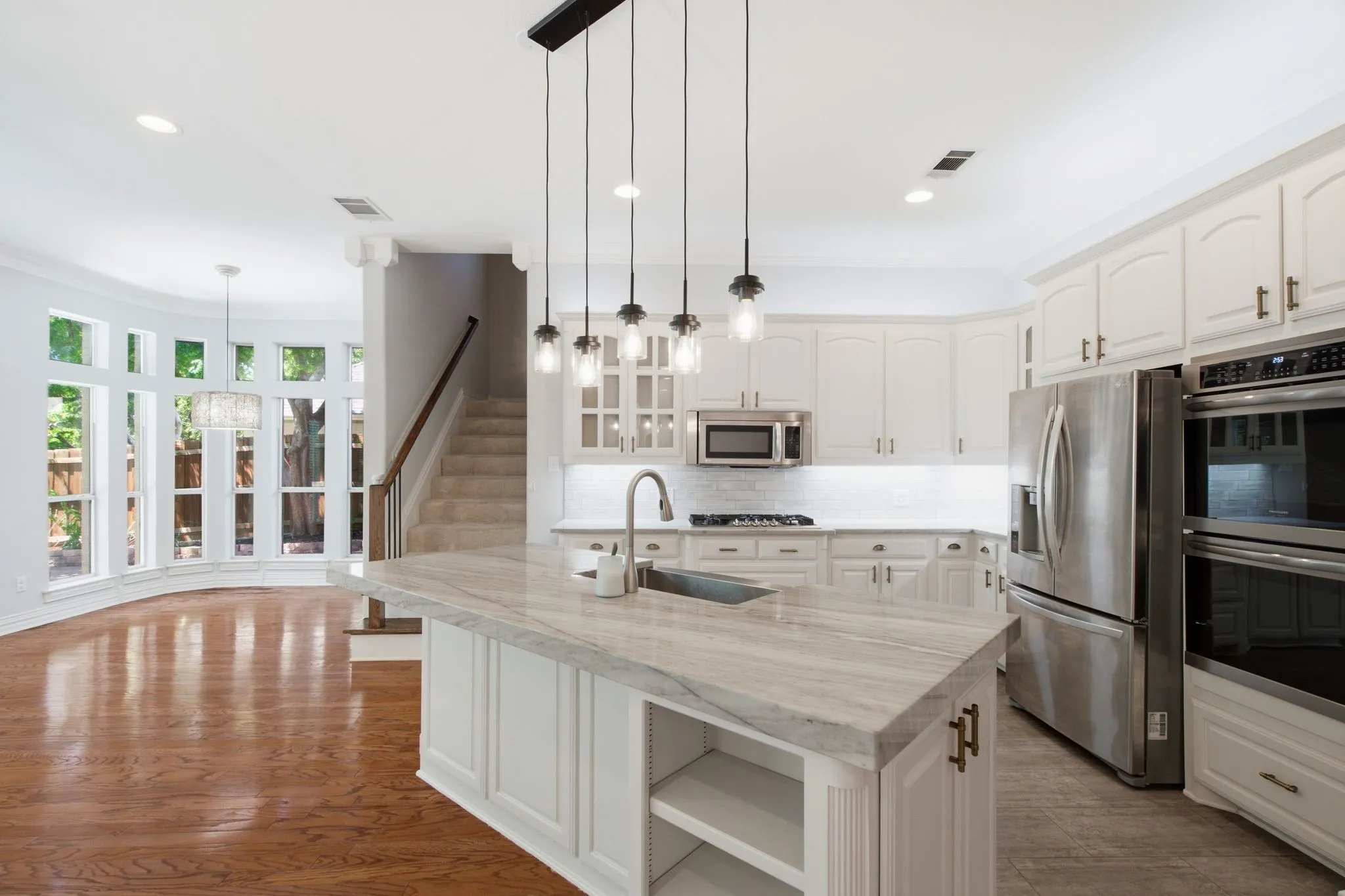 Single Family Residence For Sale in Tarrant County , 4114 Steeplechase Drive, Colleyville, Texas 76034, 4 Bedroom, 3 Bathroom, 3 Garage spaces, 3,696 Sqft, built in 1998, mls#21341396, Real Estate Agent in Colleyville, Homes For Sale in Tarrant county, Homes For Sale in Colleyville, Realtor in Colleyville Texas, Real Estate Brokerage Independent Realty Texas, Luminita Cordes Realtor