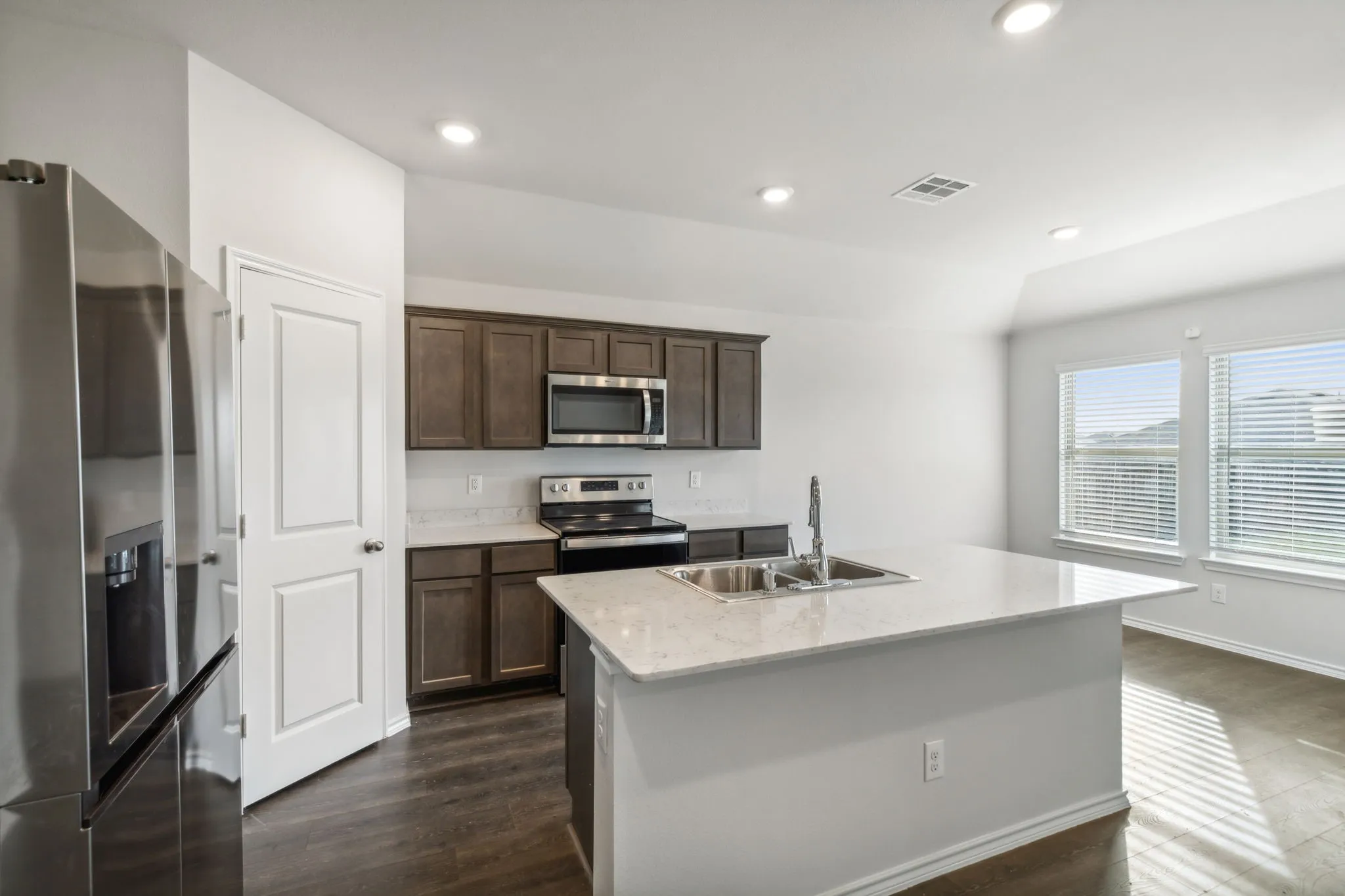 Single Family Residence For Rent in Collin County , 606 Wrangler Drive, Josephine, Texas 75189, 3 Bedroom, 2 Bathroom, 2 Garage spaces, 1,310 Sqft, built in 2021, mls#21340406, Real Estate Agent in Josephine, Homes For Rent in Collin county, Homes For Rent in Josephine, Realtor in Josephine Texas, Real Estate Brokerage Independent Realty Texas, Luminita Cordes Realtor