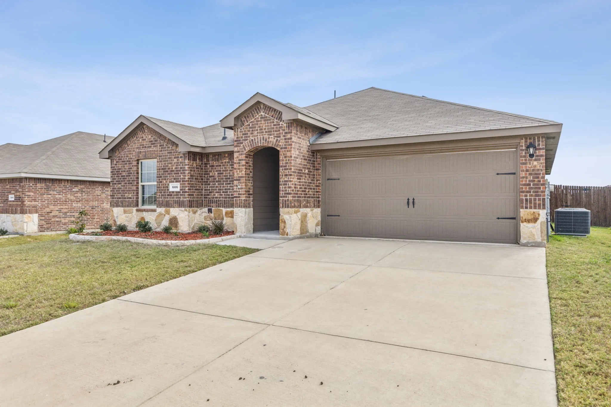 Single Family Residence For Rent in Collin County , 606 Wrangler Drive, Josephine, Texas 75189, 3 Bedroom, 2 Bathroom, 2 Garage spaces, 1,310 Sqft, built in 2021, mls#21340406, Real Estate Agent in Josephine, Homes For Rent in Collin county, Homes For Rent in Josephine, Realtor in Josephine Texas, Real Estate Brokerage Independent Realty Texas, Luminita Cordes Realtor