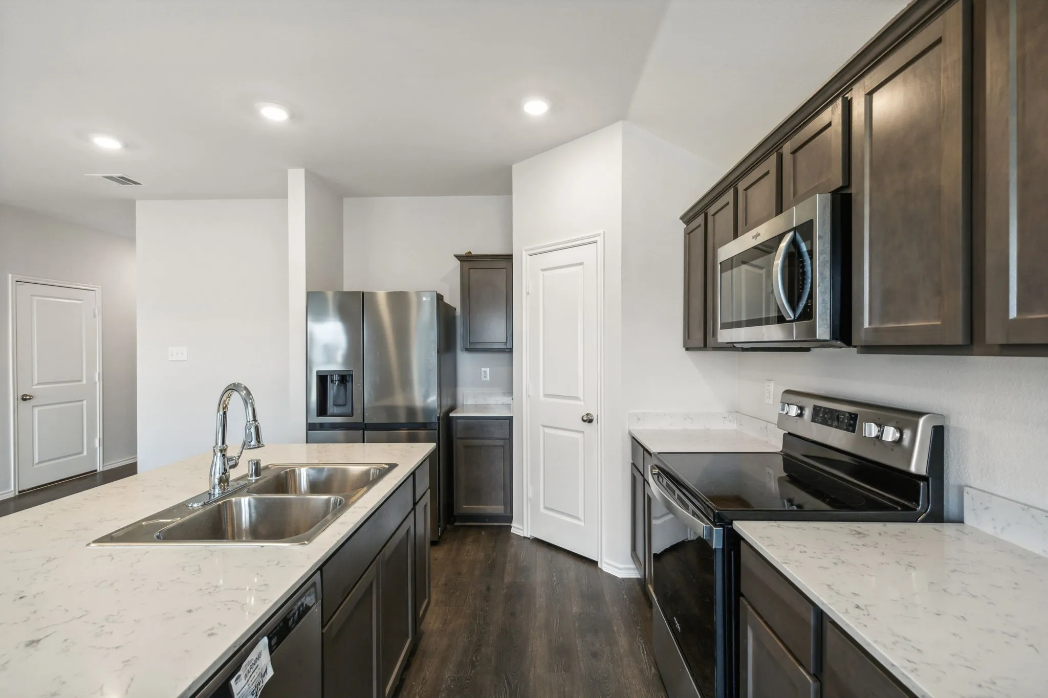 Single Family Residence For Rent in Collin County , 606 Wrangler Drive, Josephine, Texas 75189, 3 Bedroom, 2 Bathroom, 2 Garage spaces, 1,310 Sqft, built in 2021, mls#21340406, Real Estate Agent in Josephine, Homes For Rent in Collin county, Homes For Rent in Josephine, Realtor in Josephine Texas, Real Estate Brokerage Independent Realty Texas, Luminita Cordes Realtor
