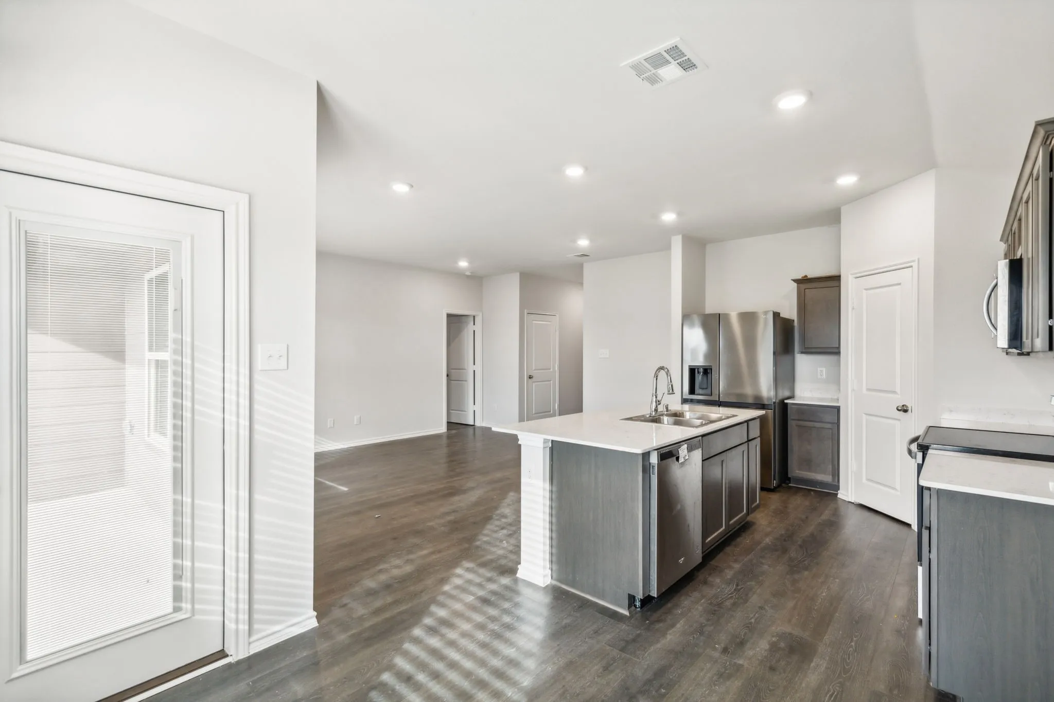 Single Family Residence For Rent in Collin County , 606 Wrangler Drive, Josephine, Texas 75189, 3 Bedroom, 2 Bathroom, 2 Garage spaces, 1,310 Sqft, built in 2021, mls#21340406, Real Estate Agent in Josephine, Homes For Rent in Collin county, Homes For Rent in Josephine, Realtor in Josephine Texas, Real Estate Brokerage Independent Realty Texas, Luminita Cordes Realtor