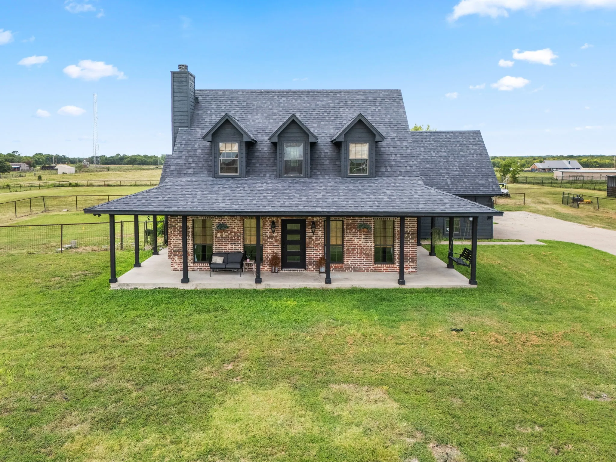 Single Family Residence For Sale in Rockwall County , 1068 Frontier Trail, Mclendon Chisholm, Texas 75032, 4 Bedroom, 3 Bathroom, 2 Garage spaces, 2,300 Sqft, built in 2001, mls#21342272, Real Estate Agent in Mclendon Chisholm, Homes For Sale in Rockwall county, Homes For Sale in Mclendon Chisholm, Realtor in Mclendon Chisholm Texas, Real Estate Brokerage Independent Realty Texas, Luminita Cordes Realtor