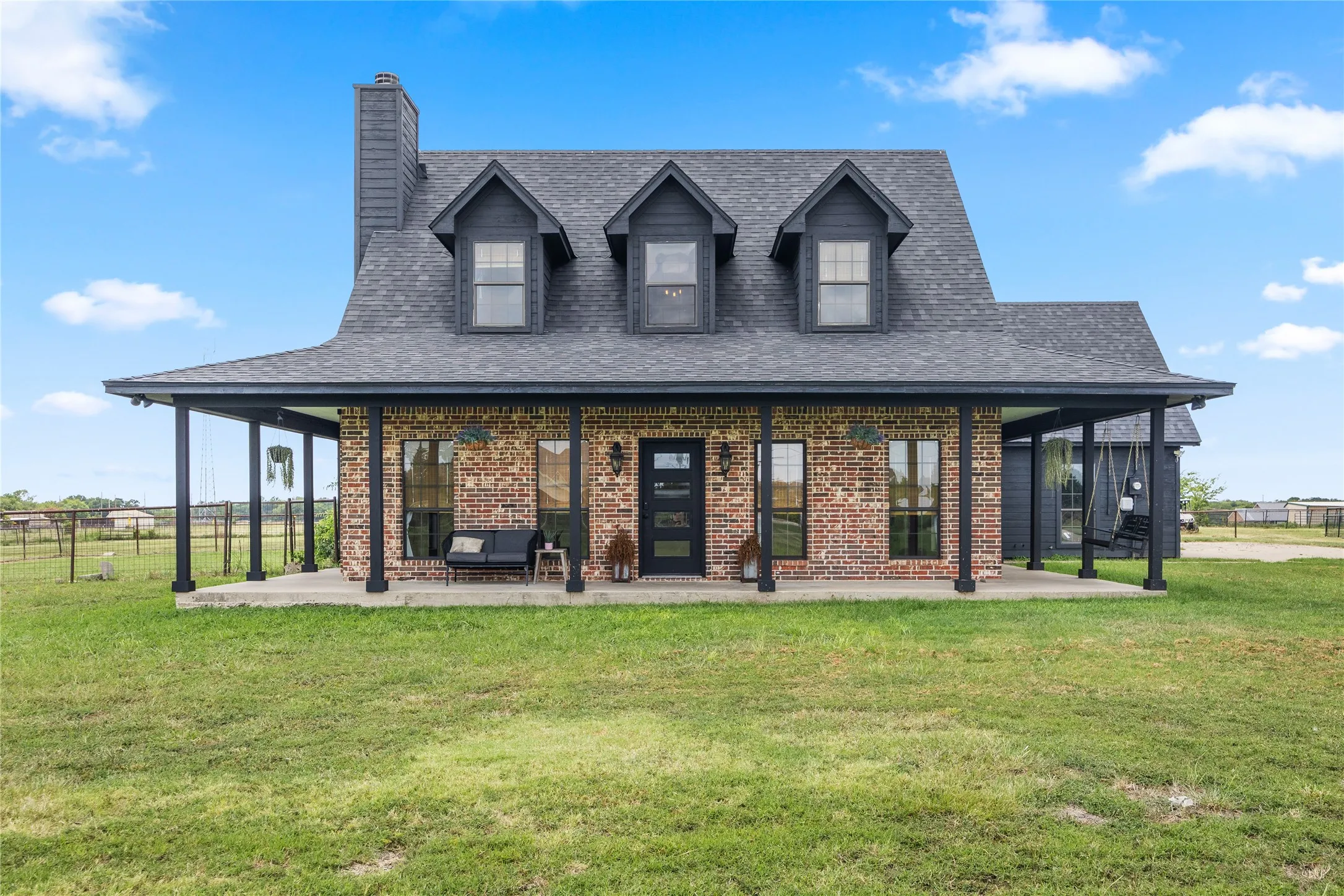 Single Family Residence For Sale in Rockwall County , 1068 Frontier Trail, Mclendon Chisholm, Texas 75032, 4 Bedroom, 3 Bathroom, 2 Garage spaces, 2,300 Sqft, built in 2001, mls#21342272, Real Estate Agent in Mclendon Chisholm, Homes For Sale in Rockwall county, Homes For Sale in Mclendon Chisholm, Realtor in Mclendon Chisholm Texas, Real Estate Brokerage Independent Realty Texas, Luminita Cordes Realtor