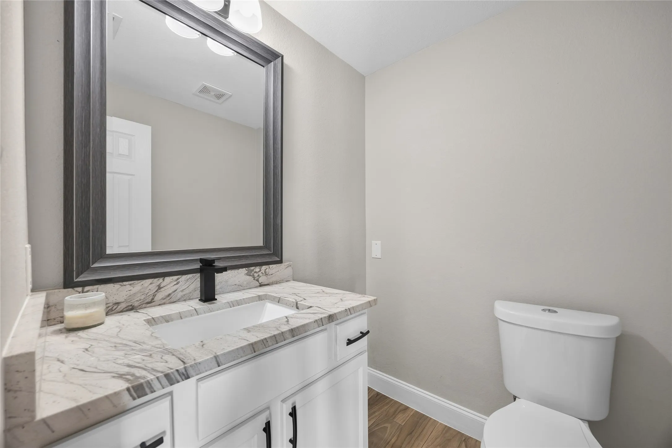 Single Family Residence For Sale in Rockwall County , 1068 Frontier Trail, Mclendon Chisholm, Texas 75032, 4 Bedroom, 3 Bathroom, 2 Garage spaces, 2,300 Sqft, built in 2001, mls#21342272, Real Estate Agent in Mclendon Chisholm, Homes For Sale in Rockwall county, Homes For Sale in Mclendon Chisholm, Realtor in Mclendon Chisholm Texas, Real Estate Brokerage Independent Realty Texas, Luminita Cordes Realtor
