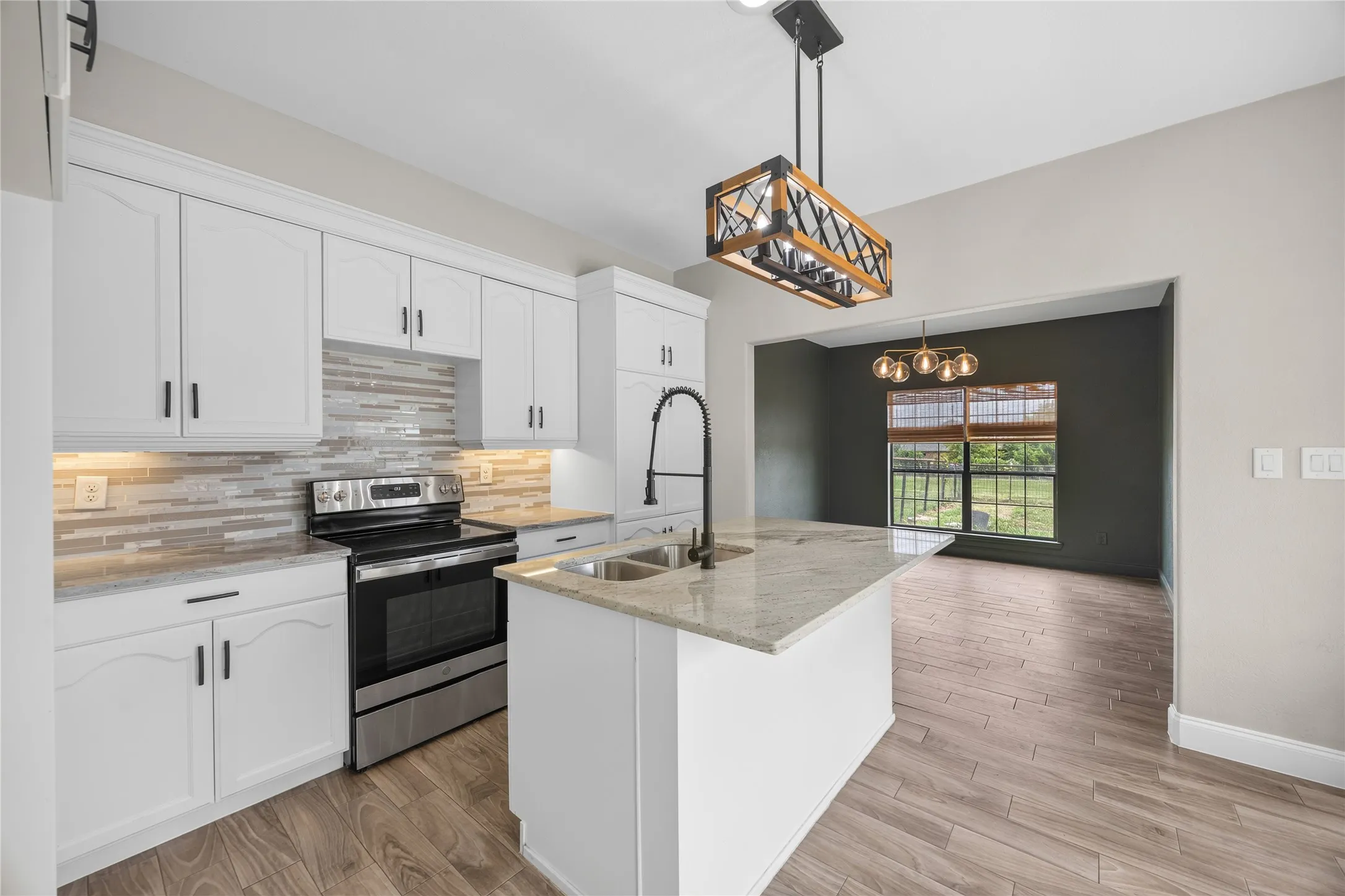 Single Family Residence For Sale in Rockwall County , 1068 Frontier Trail, Mclendon Chisholm, Texas 75032, 4 Bedroom, 3 Bathroom, 2 Garage spaces, 2,300 Sqft, built in 2001, mls#21342272, Real Estate Agent in Mclendon Chisholm, Homes For Sale in Rockwall county, Homes For Sale in Mclendon Chisholm, Realtor in Mclendon Chisholm Texas, Real Estate Brokerage Independent Realty Texas, Luminita Cordes Realtor