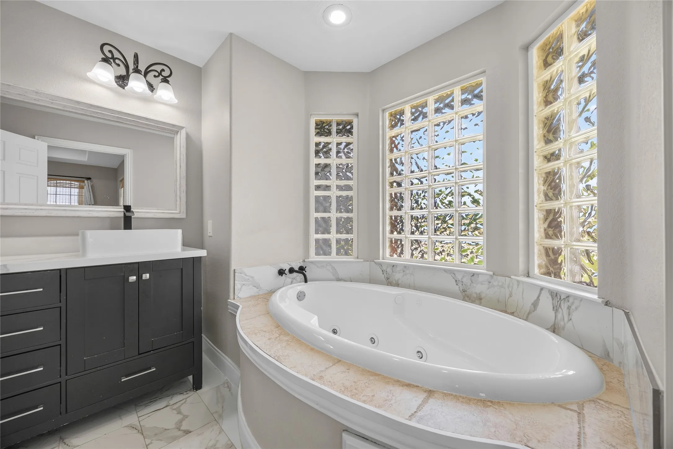 Single Family Residence For Sale in Rockwall County , 1068 Frontier Trail, Mclendon Chisholm, Texas 75032, 4 Bedroom, 3 Bathroom, 2 Garage spaces, 2,300 Sqft, built in 2001, mls#21342272, Real Estate Agent in Mclendon Chisholm, Homes For Sale in Rockwall county, Homes For Sale in Mclendon Chisholm, Realtor in Mclendon Chisholm Texas, Real Estate Brokerage Independent Realty Texas, Luminita Cordes Realtor