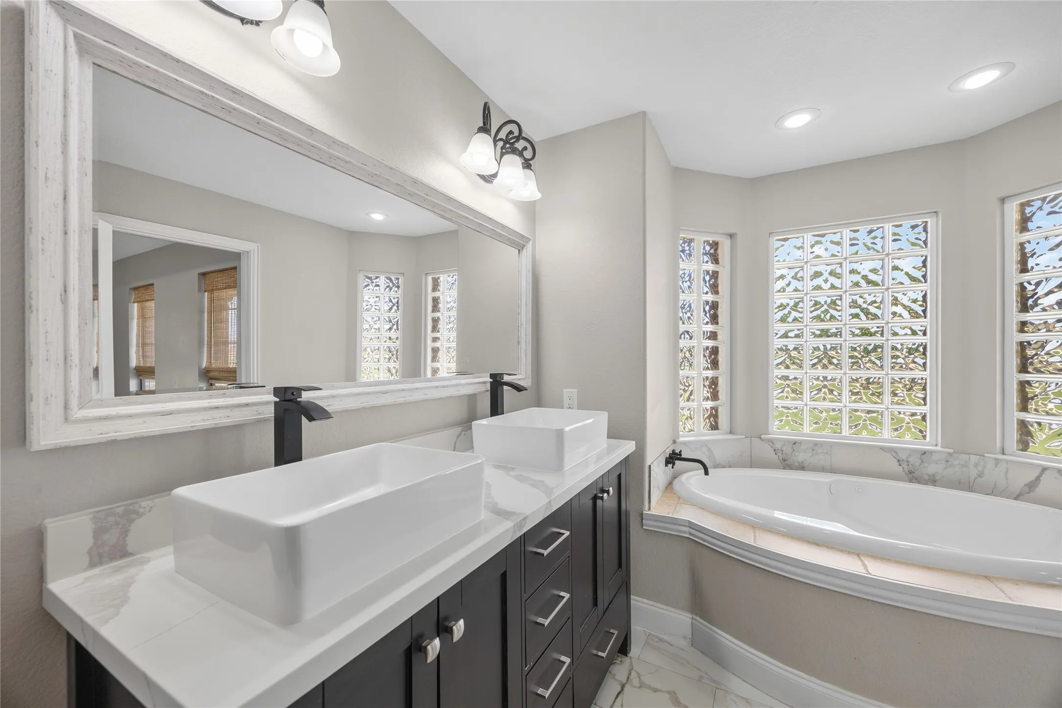Single Family Residence For Sale in Rockwall County , 1068 Frontier Trail, Mclendon Chisholm, Texas 75032, 4 Bedroom, 3 Bathroom, 2 Garage spaces, 2,300 Sqft, built in 2001, mls#21342272, Real Estate Agent in Mclendon Chisholm, Homes For Sale in Rockwall county, Homes For Sale in Mclendon Chisholm, Realtor in Mclendon Chisholm Texas, Real Estate Brokerage Independent Realty Texas, Luminita Cordes Realtor