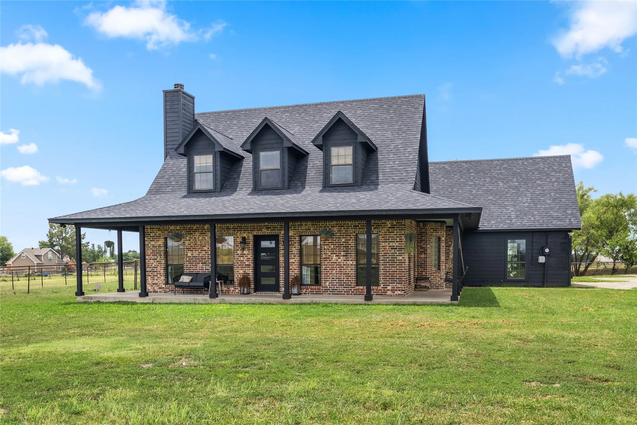 Single Family Residence For Sale in Rockwall County , 1068 Frontier Trail, Mclendon Chisholm, Texas 75032, 4 Bedroom, 3 Bathroom, 2 Garage spaces, 2,300 Sqft, built in 2001, mls#21342272, Real Estate Agent in Mclendon Chisholm, Homes For Sale in Rockwall county, Homes For Sale in Mclendon Chisholm, Realtor in Mclendon Chisholm Texas, Real Estate Brokerage Independent Realty Texas, Luminita Cordes Realtor