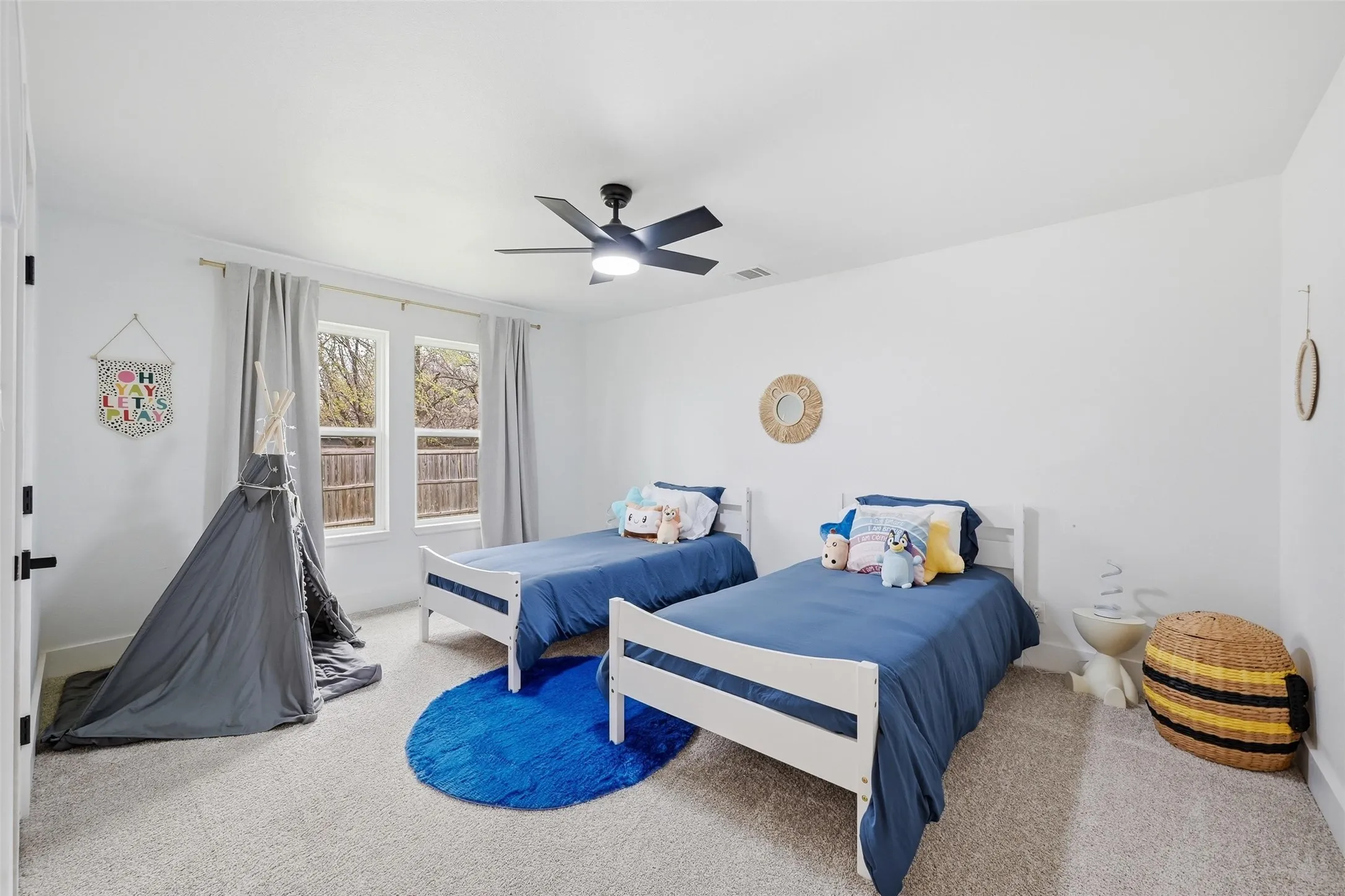 Single Family Residence For Sale in Collin County , 508 W White Avenue, Mc Kinney, Texas 75069, 3 Bedrooms, 4 Bathrooms, 1 Garage spaces, 2,909 Sqft, built in 1957, Price $530,000, mls#21336802, Real Estate Agent in Mc Kinney, Homes For Sale in Collin county, Homes For Sale in Mc Kinney, Realtor in Mc Kinney Texas, Real Estate Brokerage Independent Realty Texas, Luminita Cordes Realtor