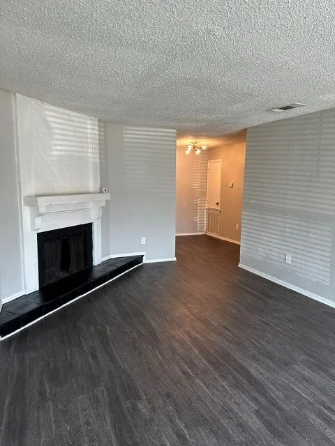Condominium For Rent in Dallas County , 9696 Walnut Street 1703, Dallas, Texas 75243, 1 Bedroom, 1 Bathroom, Garage spaces, 730 Sqft, built in 1981, mls#21341047, Real Estate Agent in Dallas, Homes For Rent in Dallas county, Homes For Rent in Dallas, Realtor in Dallas Texas, Real Estate Brokerage Independent Realty Texas, Luminita Cordes Realtor
