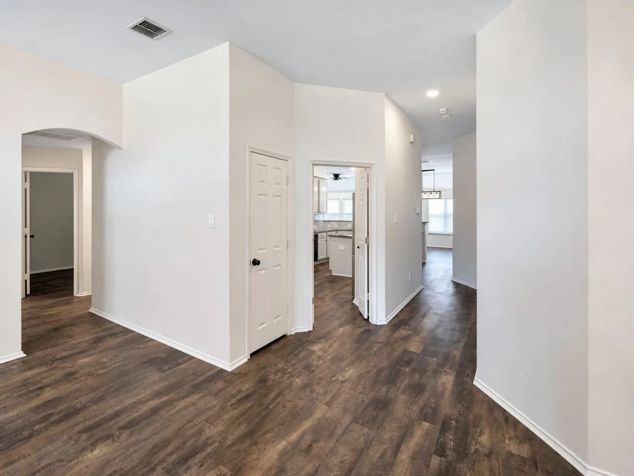 Single Family Residence For Rent in Collin County , 9903 Presthope Drive, Frisco, Texas 75035, 4 Bedroom, 2 Bathroom, 2 Garage spaces, 2,160 Sqft, built in 1998, mls#21342317, Real Estate Agent in Frisco, Homes For Rent in Collin county, Homes For Rent in Frisco, Realtor in Frisco Texas, Real Estate Brokerage Independent Realty Texas, Luminita Cordes Realtor