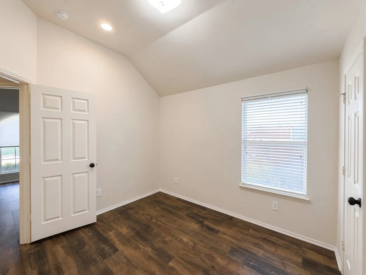 Single Family Residence For Rent in Collin County , 9903 Presthope Drive, Frisco, Texas 75035, 4 Bedroom, 2 Bathroom, 2 Garage spaces, 2,160 Sqft, built in 1998, mls#21342317, Real Estate Agent in Frisco, Homes For Rent in Collin county, Homes For Rent in Frisco, Realtor in Frisco Texas, Real Estate Brokerage Independent Realty Texas, Luminita Cordes Realtor