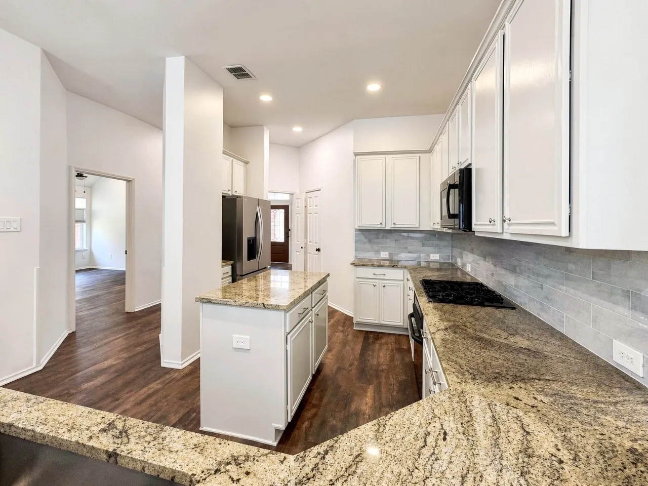 Single Family Residence For Rent in Collin County , 9903 Presthope Drive, Frisco, Texas 75035, 4 Bedroom, 2 Bathroom, 2 Garage spaces, 2,160 Sqft, built in 1998, mls#21342317, Real Estate Agent in Frisco, Homes For Rent in Collin county, Homes For Rent in Frisco, Realtor in Frisco Texas, Real Estate Brokerage Independent Realty Texas, Luminita Cordes Realtor