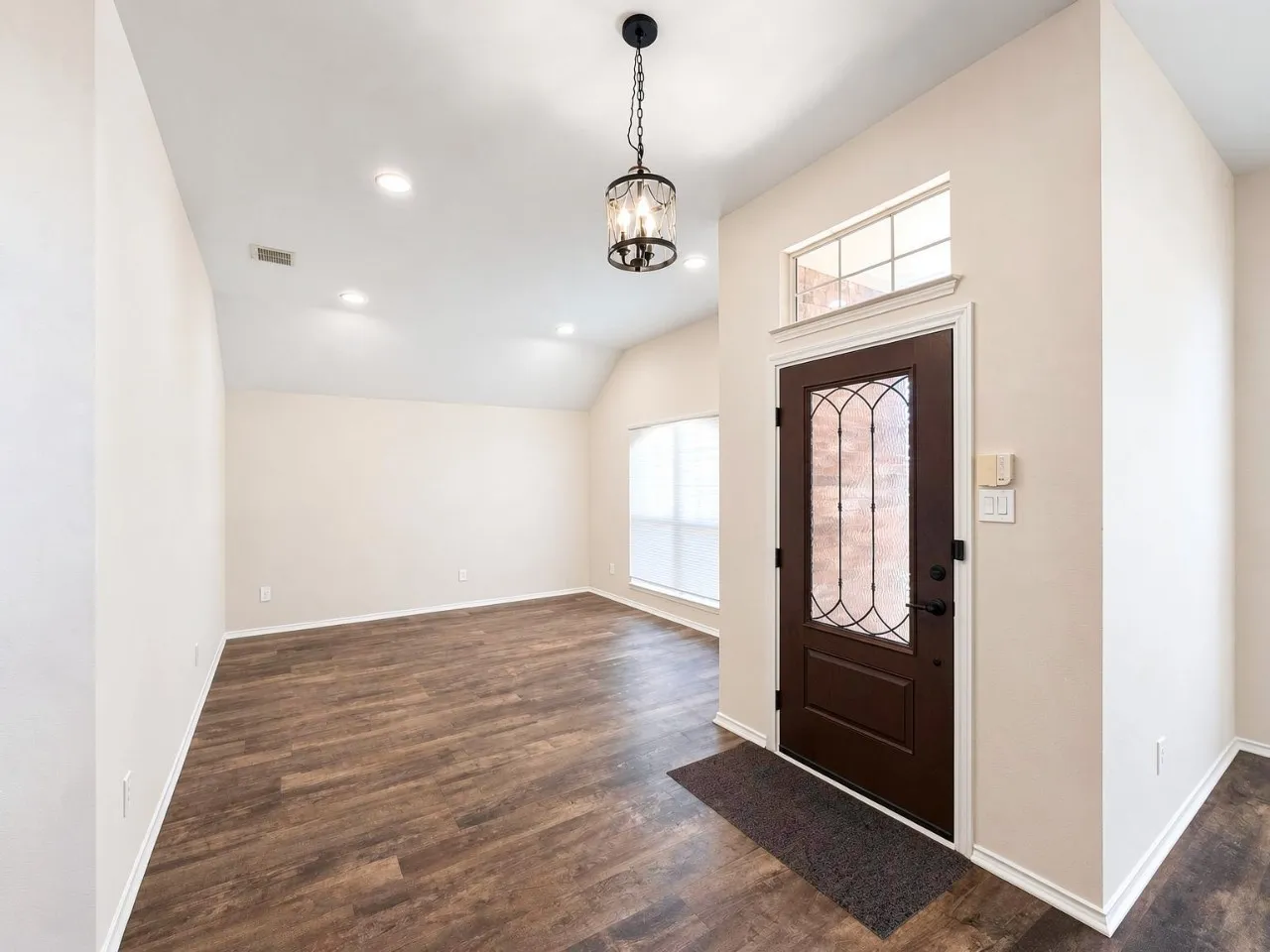 Single Family Residence For Rent in Collin County , 9903 Presthope Drive, Frisco, Texas 75035, 4 Bedroom, 2 Bathroom, 2 Garage spaces, 2,160 Sqft, built in 1998, mls#21342317, Real Estate Agent in Frisco, Homes For Rent in Collin county, Homes For Rent in Frisco, Realtor in Frisco Texas, Real Estate Brokerage Independent Realty Texas, Luminita Cordes Realtor