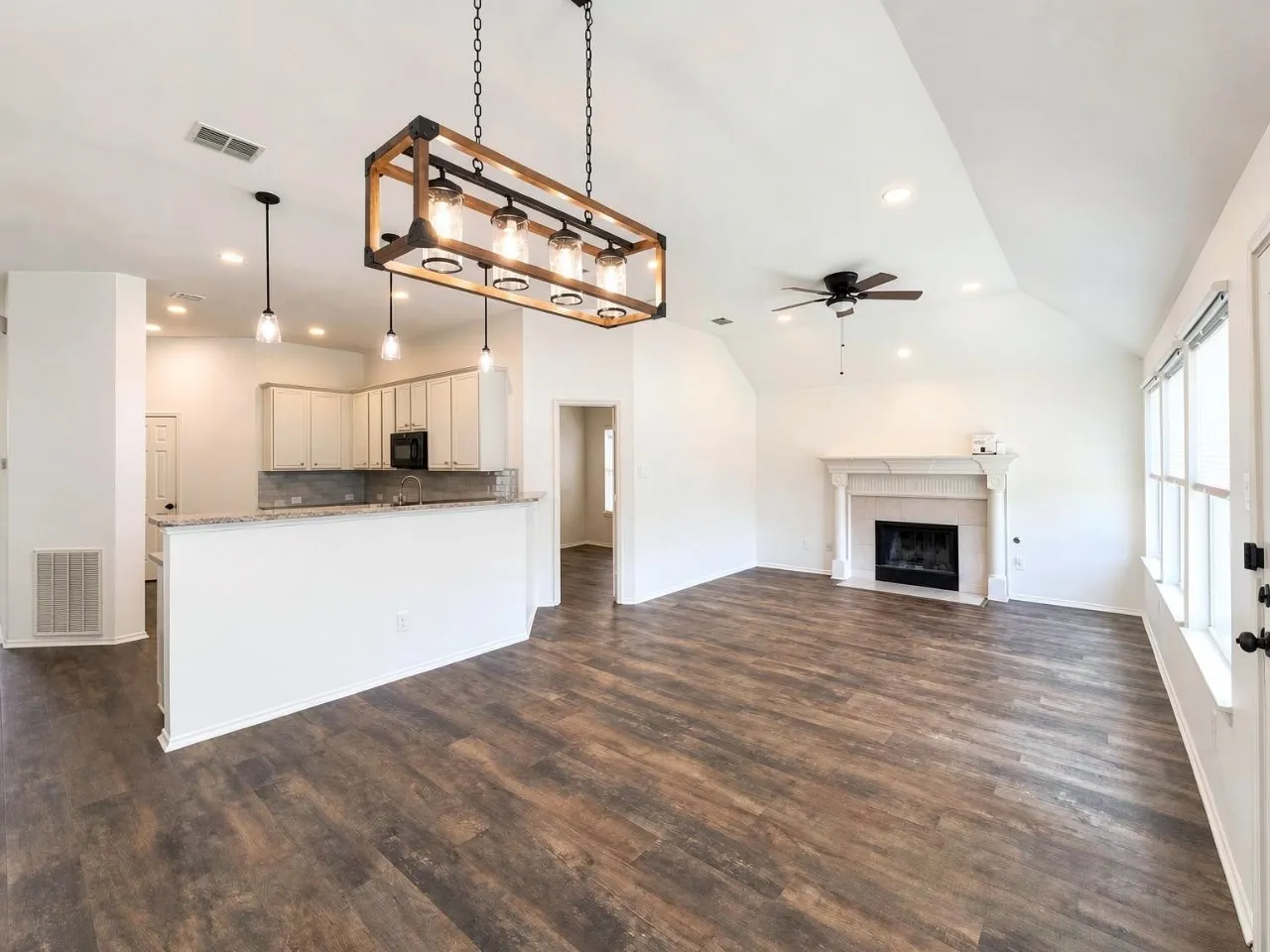 Single Family Residence For Rent in Collin County , 9903 Presthope Drive, Frisco, Texas 75035, 4 Bedroom, 2 Bathroom, 2 Garage spaces, 2,160 Sqft, built in 1998, mls#21342317, Real Estate Agent in Frisco, Homes For Rent in Collin county, Homes For Rent in Frisco, Realtor in Frisco Texas, Real Estate Brokerage Independent Realty Texas, Luminita Cordes Realtor