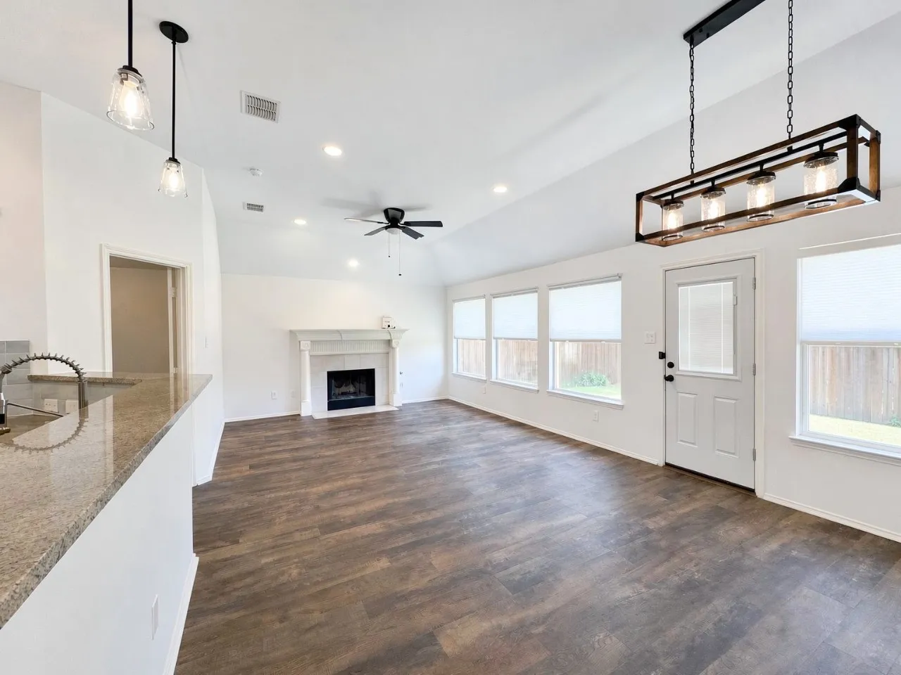 Single Family Residence For Rent in Collin County , 9903 Presthope Drive, Frisco, Texas 75035, 4 Bedroom, 2 Bathroom, 2 Garage spaces, 2,160 Sqft, built in 1998, mls#21342317, Real Estate Agent in Frisco, Homes For Rent in Collin county, Homes For Rent in Frisco, Realtor in Frisco Texas, Real Estate Brokerage Independent Realty Texas, Luminita Cordes Realtor