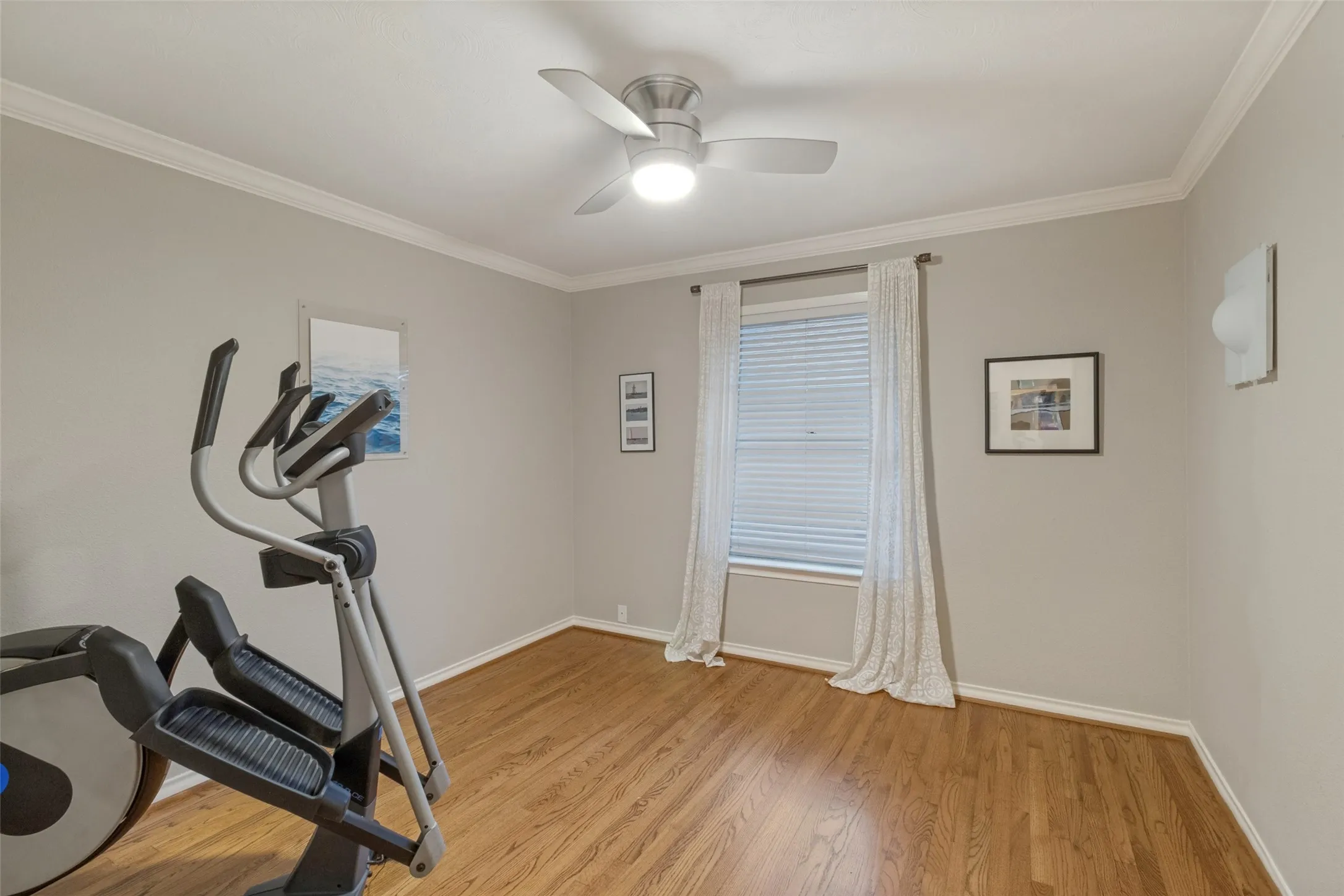 Single Family Residence For Sale in Dallas County , 10615 Longmeadow Drive, Dallas, Texas 75238, 3 Bedroom, 2 Bathroom, 2 Garage spaces, 1,520 Sqft, built in 1957, mls#21339850, Real Estate Agent in Dallas, Homes For Sale in Dallas county, Homes For Sale in Dallas, Realtor in Dallas Texas, Real Estate Brokerage Independent Realty Texas, Luminita Cordes Realtor