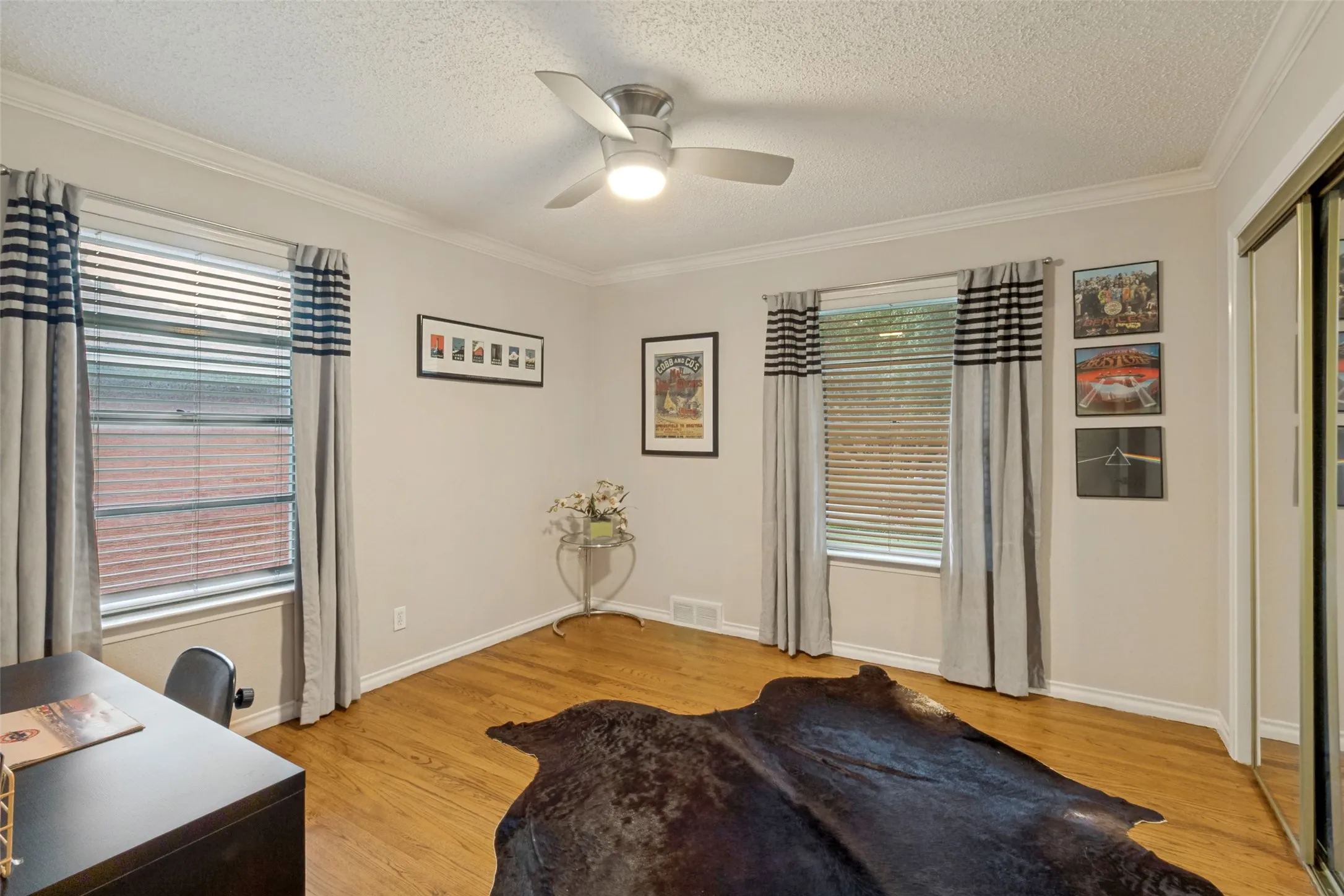 Single Family Residence For Sale in Dallas County , 10615 Longmeadow Drive, Dallas, Texas 75238, 3 Bedroom, 2 Bathroom, 2 Garage spaces, 1,520 Sqft, built in 1957, mls#21339850, Real Estate Agent in Dallas, Homes For Sale in Dallas county, Homes For Sale in Dallas, Realtor in Dallas Texas, Real Estate Brokerage Independent Realty Texas, Luminita Cordes Realtor