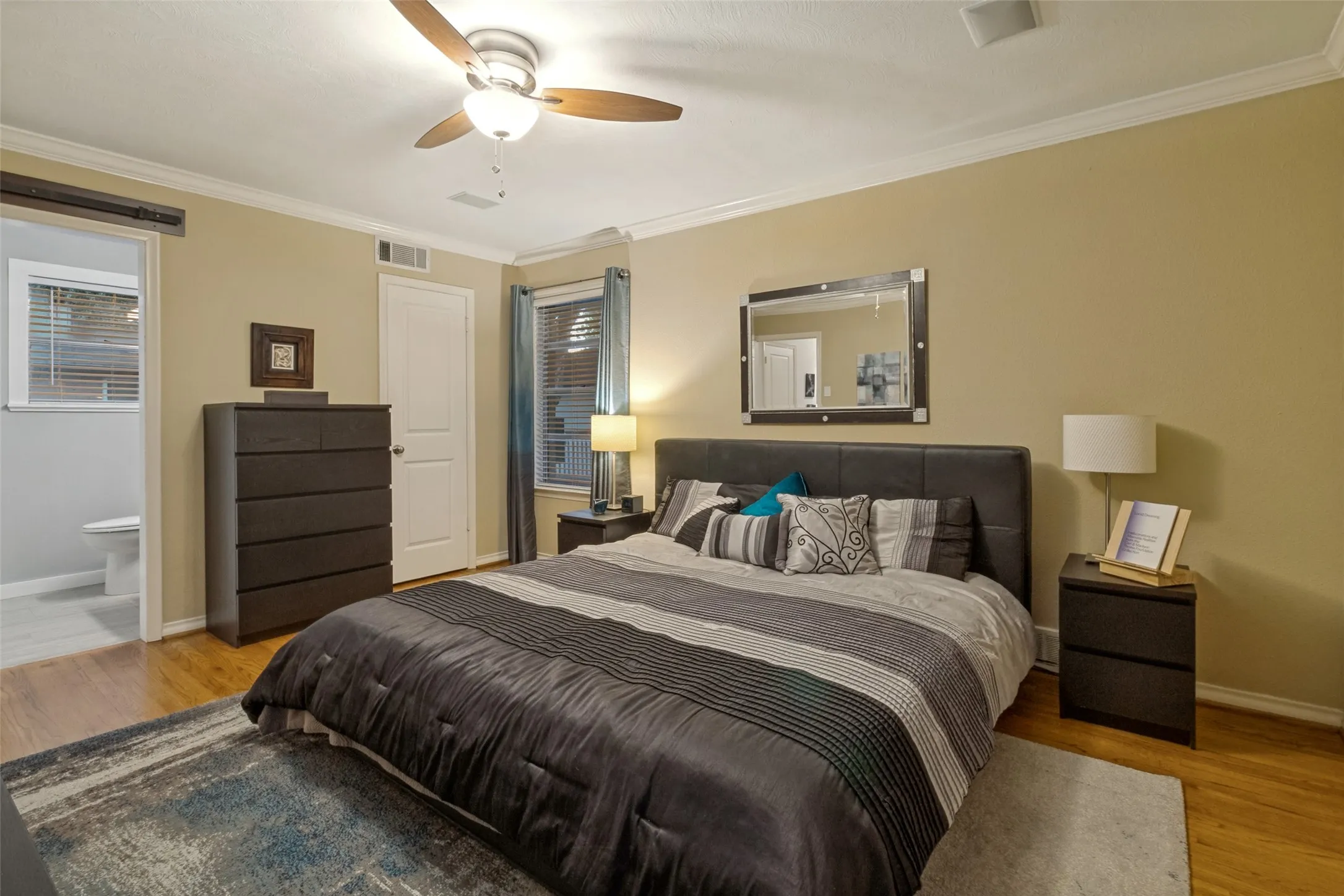 Single Family Residence For Sale in Dallas County , 10615 Longmeadow Drive, Dallas, Texas 75238, 3 Bedroom, 2 Bathroom, 2 Garage spaces, 1,520 Sqft, built in 1957, mls#21339850, Real Estate Agent in Dallas, Homes For Sale in Dallas county, Homes For Sale in Dallas, Realtor in Dallas Texas, Real Estate Brokerage Independent Realty Texas, Luminita Cordes Realtor