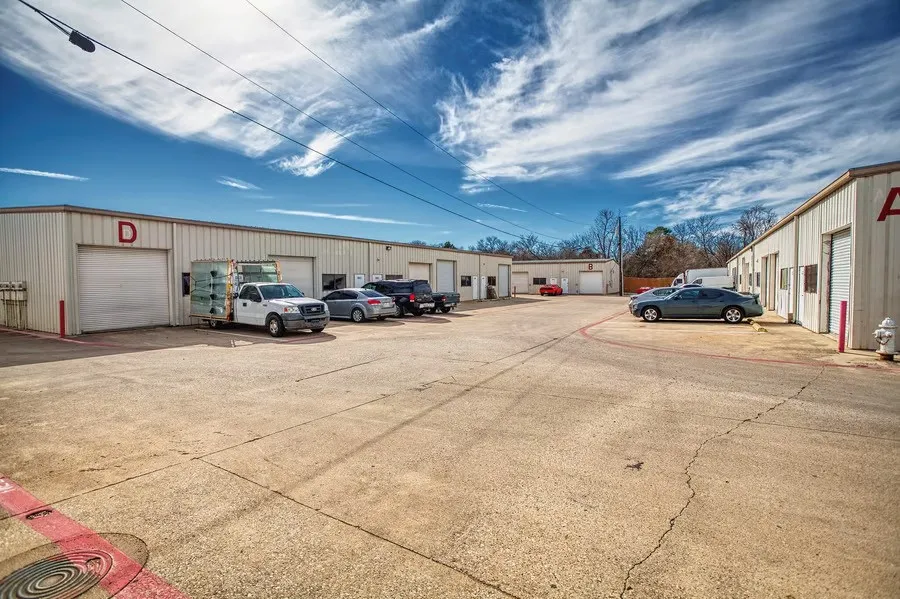 Warehouse For Rent in Denton County , 817 S Mill Street D108, Lewisville, Texas 75057, 0, 0, Garage spaces, 0 Sqft, built in 1985, Price $14, mls#21340141, Real Estate Agent in Lewisville, Homes For Rent in Denton county, Homes For Rent in Lewisville, Realtor in Lewisville Texas, Real Estate Brokerage Independent Realty Texas, Luminita Cordes Realtor
