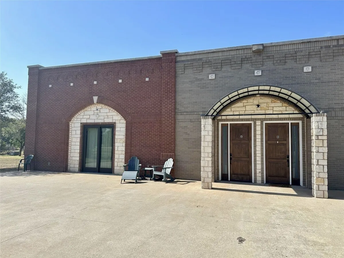 Condominium For Sale in Denton County , 11351 Hilltop Road A, Argyle, Texas 76226, 2 Bedrooms, 2 Bathrooms, Garage spaces, 1,638 Sqft, built in 2002, Price $319,000, mls#21342192, Real Estate Agent in Argyle, Homes For Sale in Denton county, Homes For Sale in Argyle, Realtor in Argyle Texas, Real Estate Brokerage Independent Realty Texas, Luminita Cordes Realtor