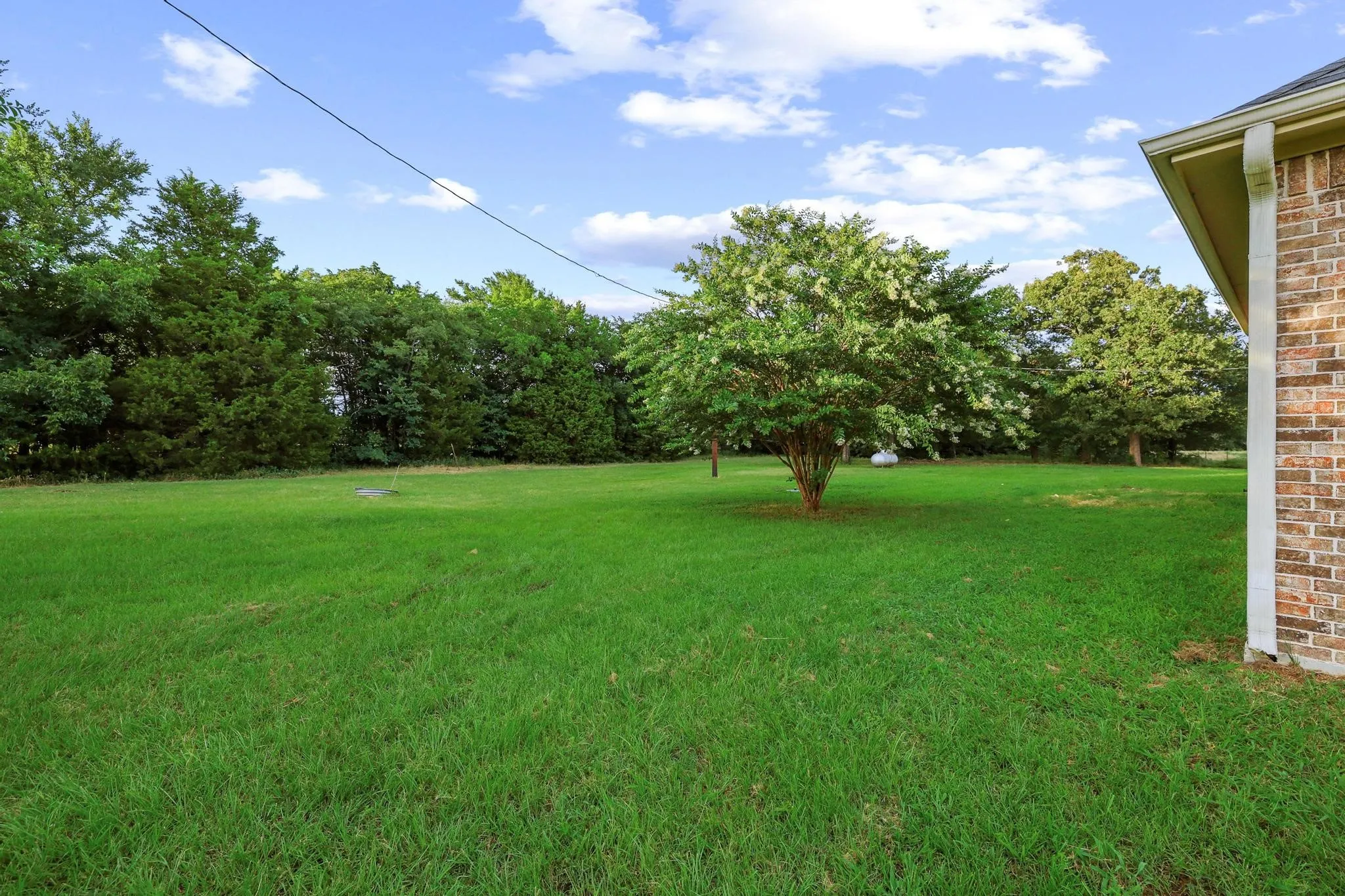 Single Family Residence For Sale in Hunt County , 7106 County Road 4729 2, Commerce, Texas 75428, 4 Bedroom, 3 Bathroom, Garage spaces, 3,070 Sqft, built in 2012, mls#21342336, Real Estate Agent in Commerce, Homes For Sale in Hunt county, Homes For Sale in Commerce, Realtor in Commerce Texas, Real Estate Brokerage Independent Realty Texas, Luminita Cordes Realtor