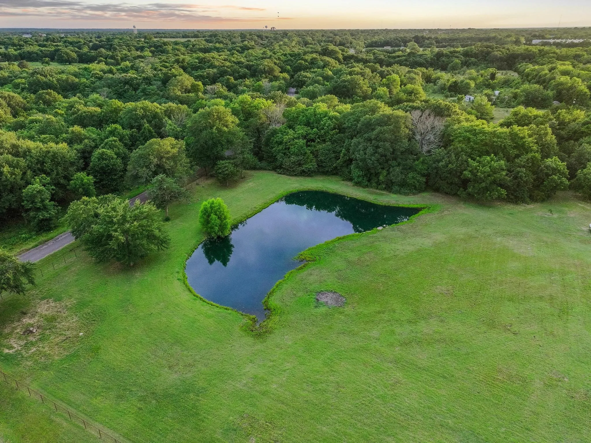 Single Family Residence For Sale in Hunt County , 7106 County Road 4729 2, Commerce, Texas 75428, 4 Bedroom, 3 Bathroom, Garage spaces, 3,070 Sqft, built in 2012, mls#21342336, Real Estate Agent in Commerce, Homes For Sale in Hunt county, Homes For Sale in Commerce, Realtor in Commerce Texas, Real Estate Brokerage Independent Realty Texas, Luminita Cordes Realtor