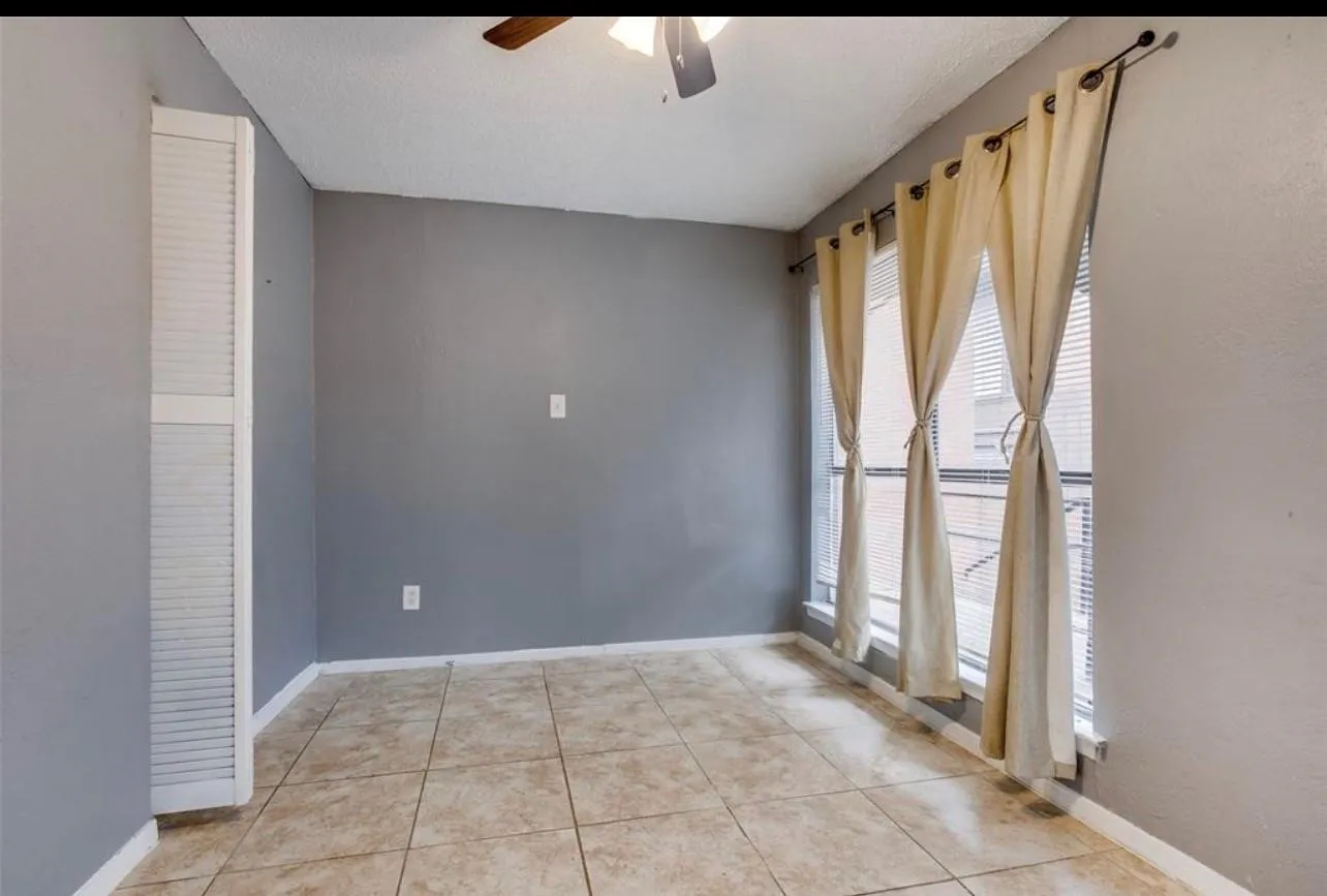 Condominium For Rent in Dallas County , 7152 Fair Oaks Avenue 1122, Dallas, Texas 75231, 3 Bedrooms, 2 Bathrooms, Garage spaces, 964 Sqft, built in 1975, Price $1,490, mls#21342337, Real Estate Agent in Dallas, Homes For Rent in Dallas county, Homes For Rent in Dallas, Realtor in Dallas Texas, Real Estate Brokerage Independent Realty Texas, Luminita Cordes Realtor