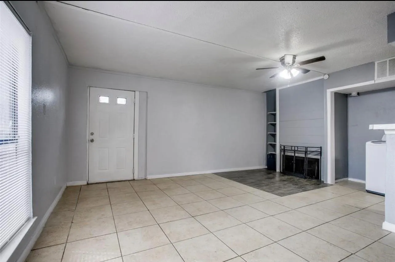 Condominium For Rent in Dallas County , 7152 Fair Oaks Avenue 1122, Dallas, Texas 75231, 3 Bedrooms, 2 Bathrooms, Garage spaces, 964 Sqft, built in 1975, Price $1,490, mls#21342337, Real Estate Agent in Dallas, Homes For Rent in Dallas county, Homes For Rent in Dallas, Realtor in Dallas Texas, Real Estate Brokerage Independent Realty Texas, Luminita Cordes Realtor