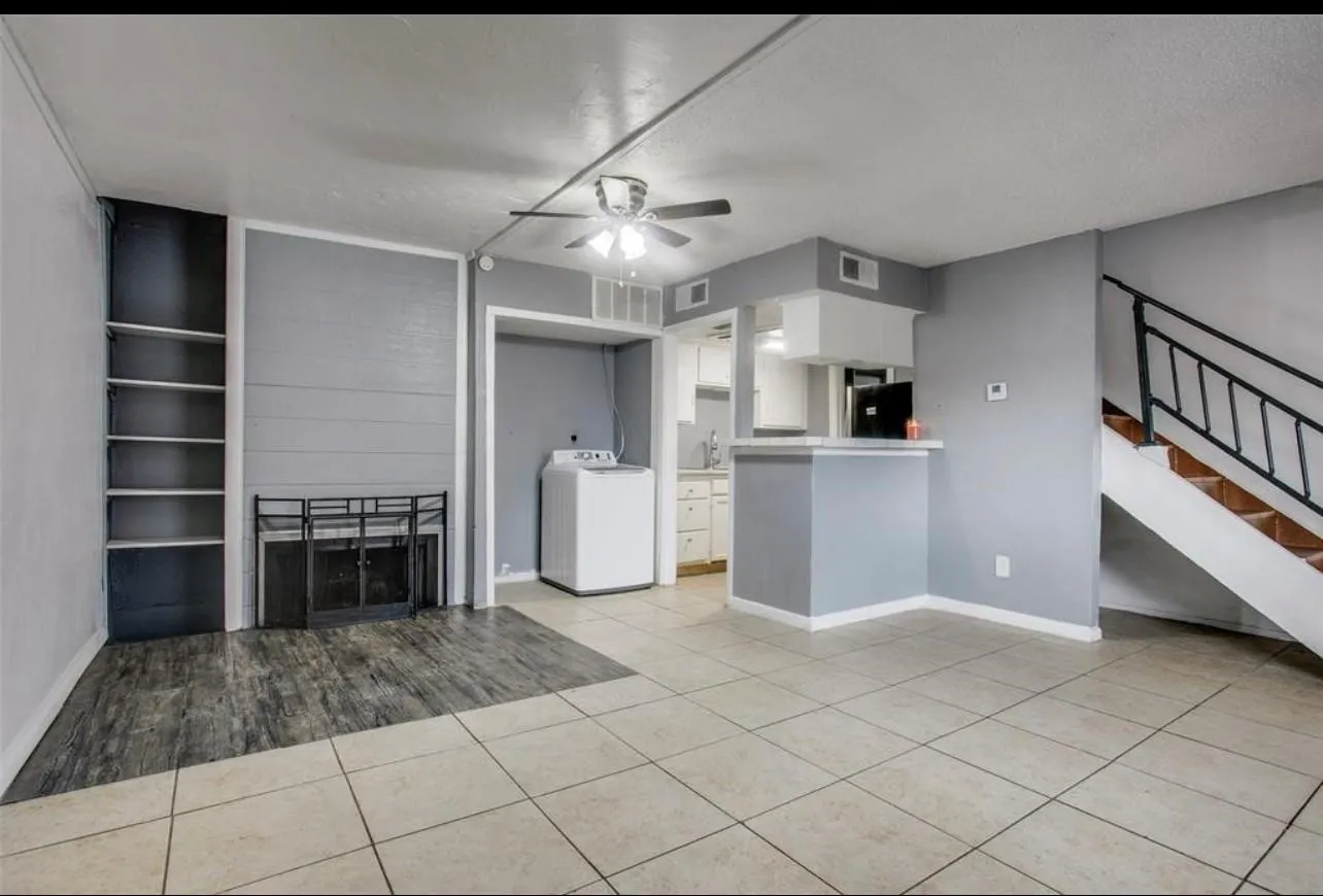 Condominium For Rent in Dallas County , 7152 Fair Oaks Avenue 1122, Dallas, Texas 75231, 3 Bedrooms, 2 Bathrooms, Garage spaces, 964 Sqft, built in 1975, Price $1,490, mls#21342337, Real Estate Agent in Dallas, Homes For Rent in Dallas county, Homes For Rent in Dallas, Realtor in Dallas Texas, Real Estate Brokerage Independent Realty Texas, Luminita Cordes Realtor
