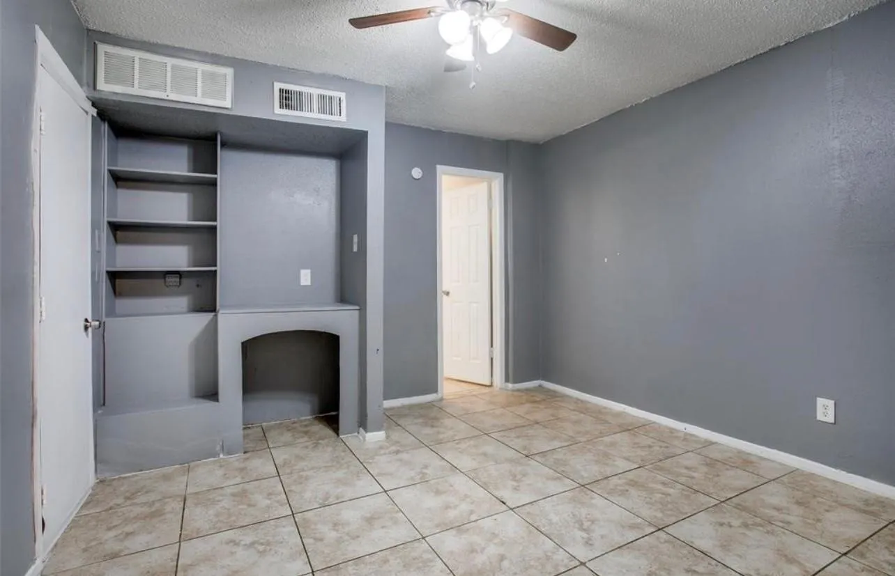 Condominium For Rent in Dallas County , 7152 Fair Oaks Avenue 1122, Dallas, Texas 75231, 3 Bedrooms, 2 Bathrooms, Garage spaces, 964 Sqft, built in 1975, Price $1,490, mls#21342337, Real Estate Agent in Dallas, Homes For Rent in Dallas county, Homes For Rent in Dallas, Realtor in Dallas Texas, Real Estate Brokerage Independent Realty Texas, Luminita Cordes Realtor