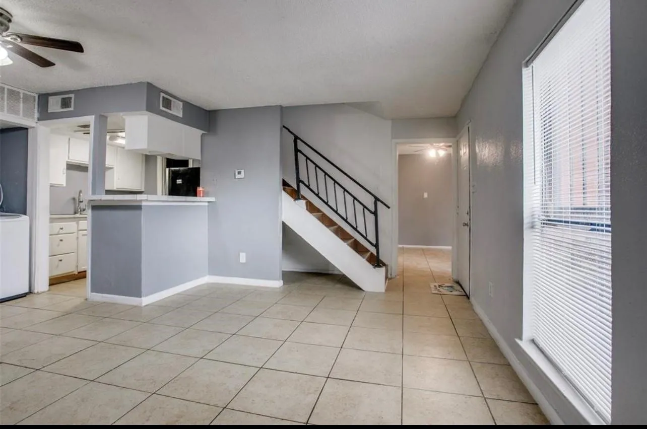 Condominium For Rent in Dallas County , 7152 Fair Oaks Avenue 1122, Dallas, Texas 75231, 3 Bedrooms, 2 Bathrooms, Garage spaces, 964 Sqft, built in 1975, Price $1,490, mls#21342337, Real Estate Agent in Dallas, Homes For Rent in Dallas county, Homes For Rent in Dallas, Realtor in Dallas Texas, Real Estate Brokerage Independent Realty Texas, Luminita Cordes Realtor