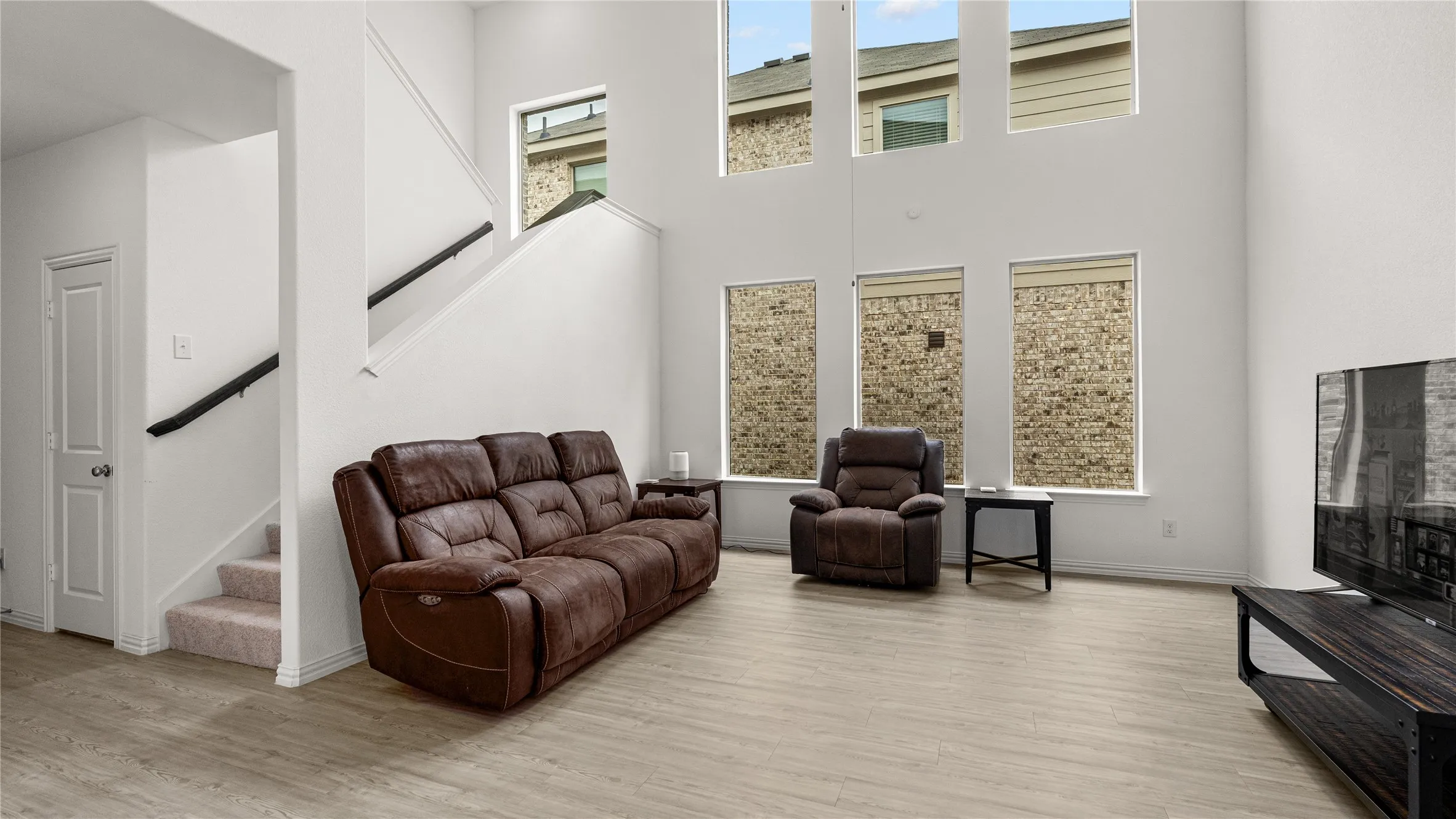 Single Family Residence For Sale in Tarrant County , 9920 Little Tree Lane, Fort Worth, Texas 76179, 3 Bedroom, 3 Bathroom, 2 Garage spaces, 2,091 Sqft, built in 2024, mls#21341613, Real Estate Agent in Fort Worth, Homes For Sale in Tarrant county, Homes For Sale in Fort Worth, Realtor in Fort Worth Texas, Real Estate Brokerage Independent Realty Texas, Luminita Cordes Realtor
