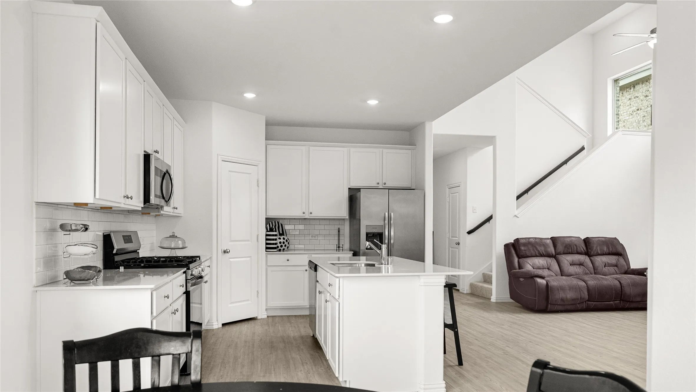 Single Family Residence For Sale in Tarrant County , 9920 Little Tree Lane, Fort Worth, Texas 76179, 3 Bedroom, 3 Bathroom, 2 Garage spaces, 2,091 Sqft, built in 2024, mls#21341613, Real Estate Agent in Fort Worth, Homes For Sale in Tarrant county, Homes For Sale in Fort Worth, Realtor in Fort Worth Texas, Real Estate Brokerage Independent Realty Texas, Luminita Cordes Realtor