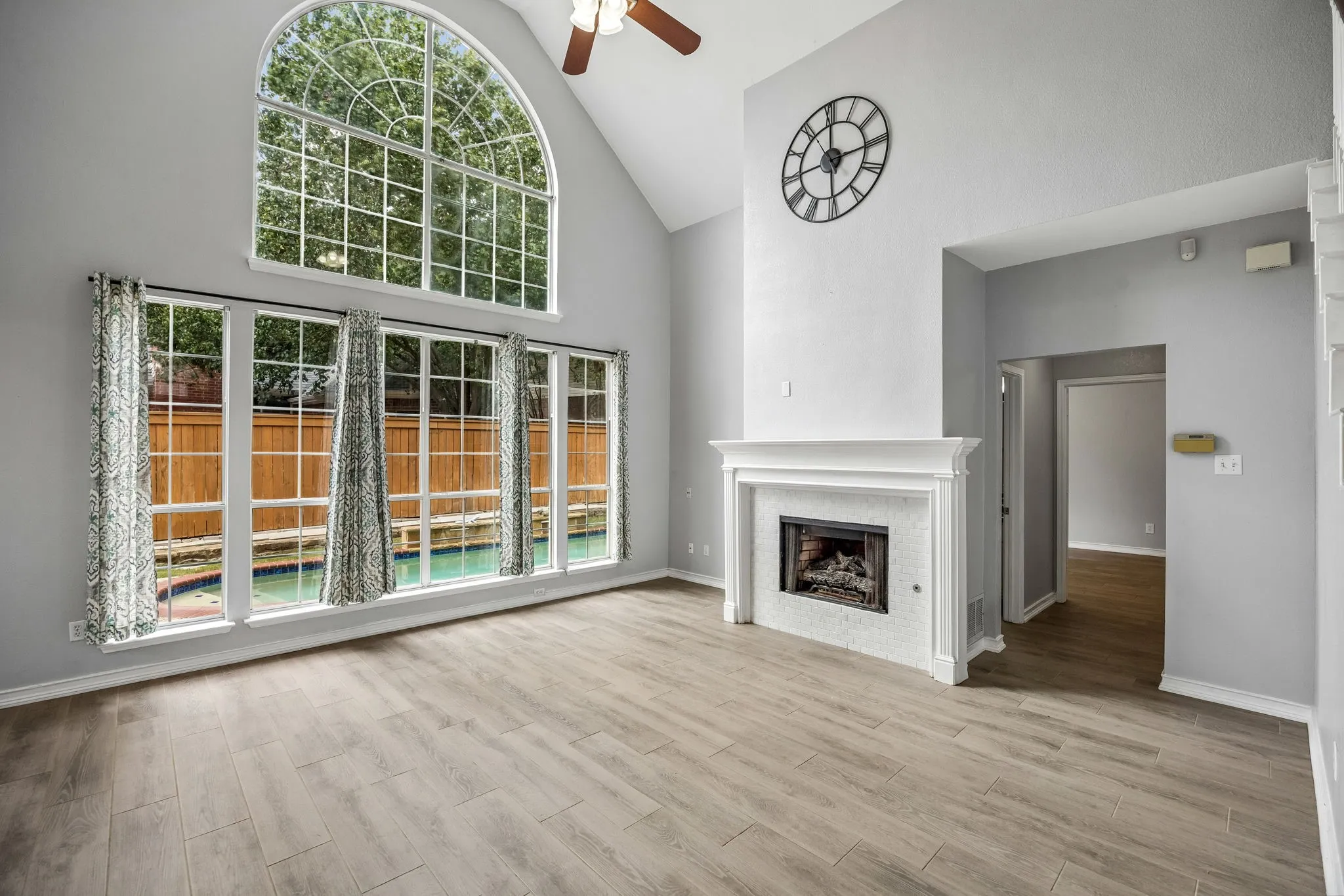 Single Family Residence For Sale in Collin County , 5426 Mill Run Drive, Mc Kinney, Texas 75072, 4 Bedroom, 3 Bathroom, 2 Garage spaces, 2,381 Sqft, built in 1994, mls#21342327, Real Estate Agent in Mc Kinney, Homes For Sale in Collin county, Homes For Sale in Mc Kinney, Realtor in Mc Kinney Texas, Real Estate Brokerage Independent Realty Texas, Luminita Cordes Realtor