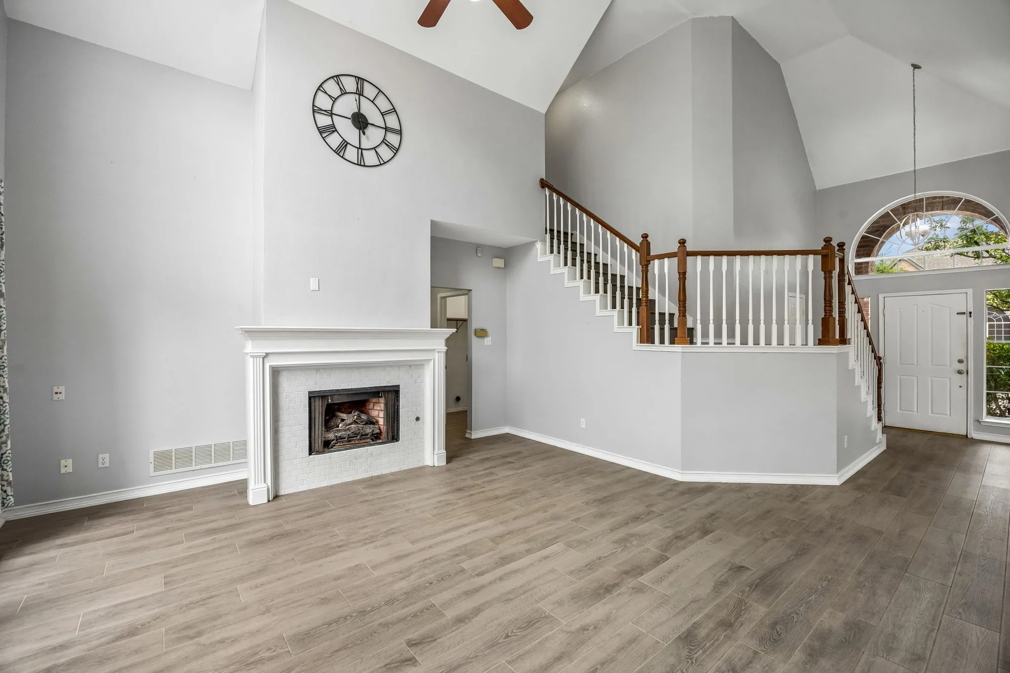 Single Family Residence For Sale in Collin County , 5426 Mill Run Drive, Mc Kinney, Texas 75072, 4 Bedroom, 3 Bathroom, 2 Garage spaces, 2,381 Sqft, built in 1994, mls#21342327, Real Estate Agent in Mc Kinney, Homes For Sale in Collin county, Homes For Sale in Mc Kinney, Realtor in Mc Kinney Texas, Real Estate Brokerage Independent Realty Texas, Luminita Cordes Realtor