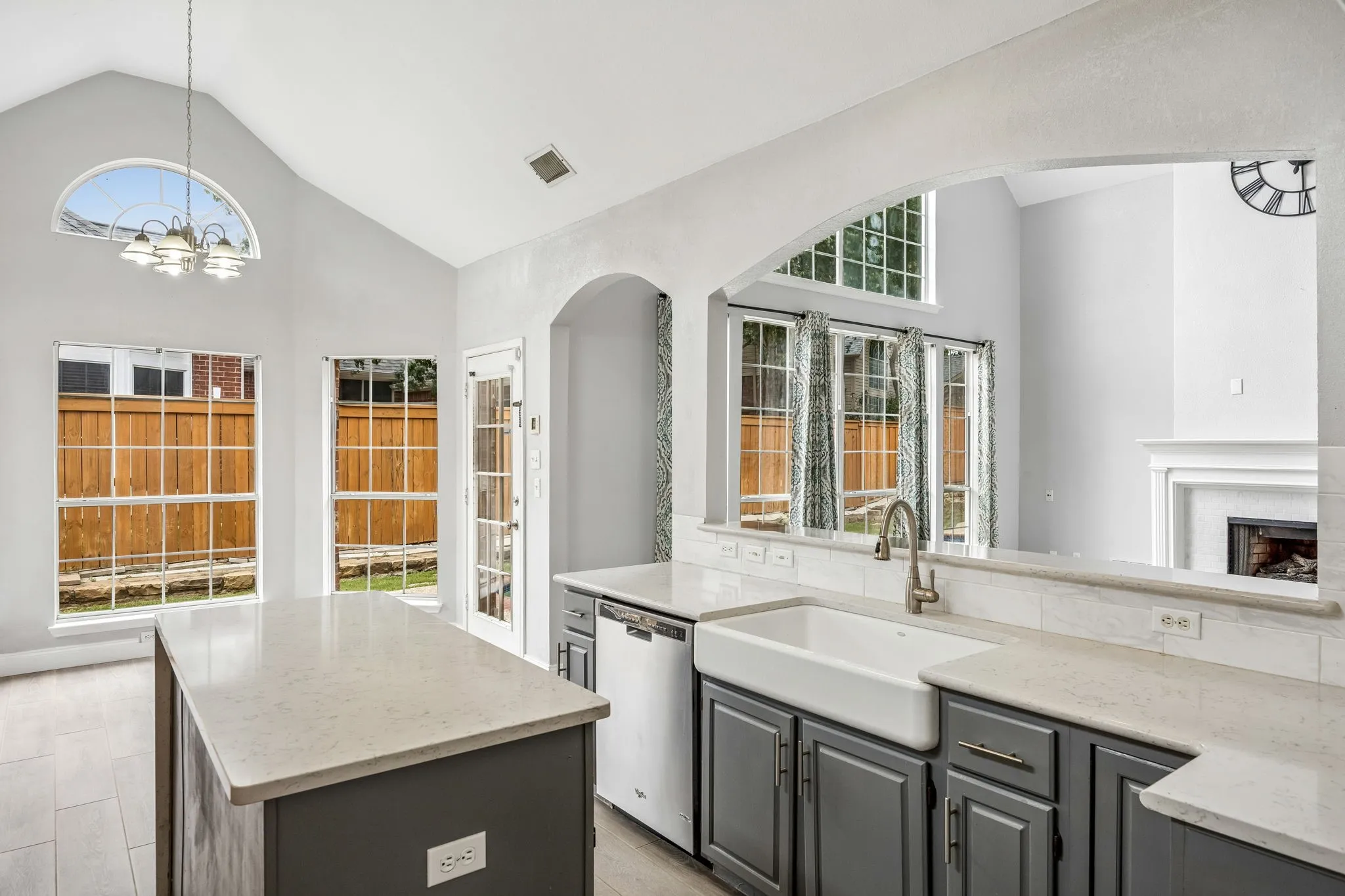 Single Family Residence For Sale in Collin County , 5426 Mill Run Drive, Mc Kinney, Texas 75072, 4 Bedroom, 3 Bathroom, 2 Garage spaces, 2,381 Sqft, built in 1994, mls#21342327, Real Estate Agent in Mc Kinney, Homes For Sale in Collin county, Homes For Sale in Mc Kinney, Realtor in Mc Kinney Texas, Real Estate Brokerage Independent Realty Texas, Luminita Cordes Realtor
