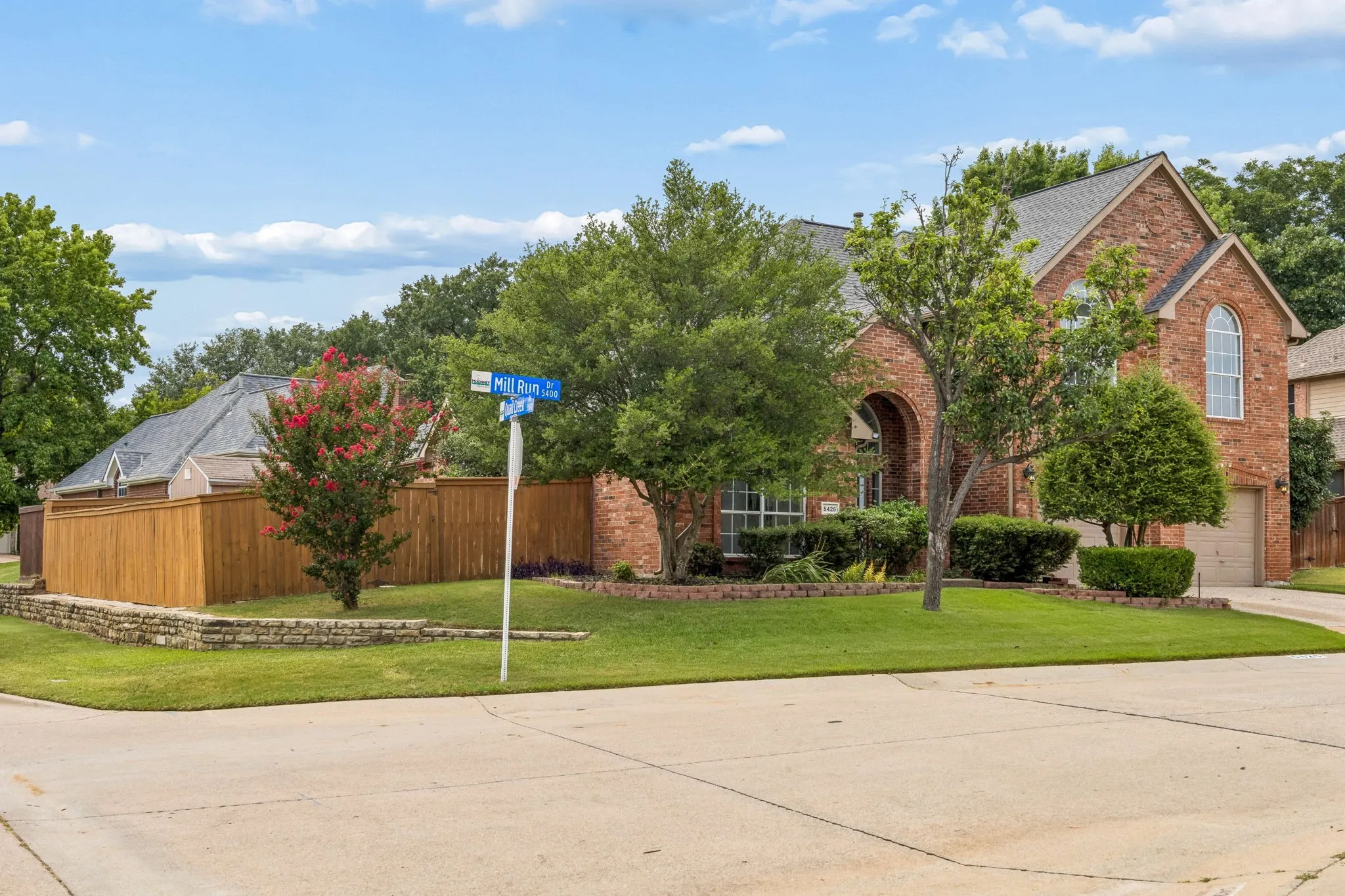 Single Family Residence For Sale in Collin County , 5426 Mill Run Drive, Mc Kinney, Texas 75072, 4 Bedroom, 3 Bathroom, 2 Garage spaces, 2,381 Sqft, built in 1994, mls#21342327, Real Estate Agent in Mc Kinney, Homes For Sale in Collin county, Homes For Sale in Mc Kinney, Realtor in Mc Kinney Texas, Real Estate Brokerage Independent Realty Texas, Luminita Cordes Realtor