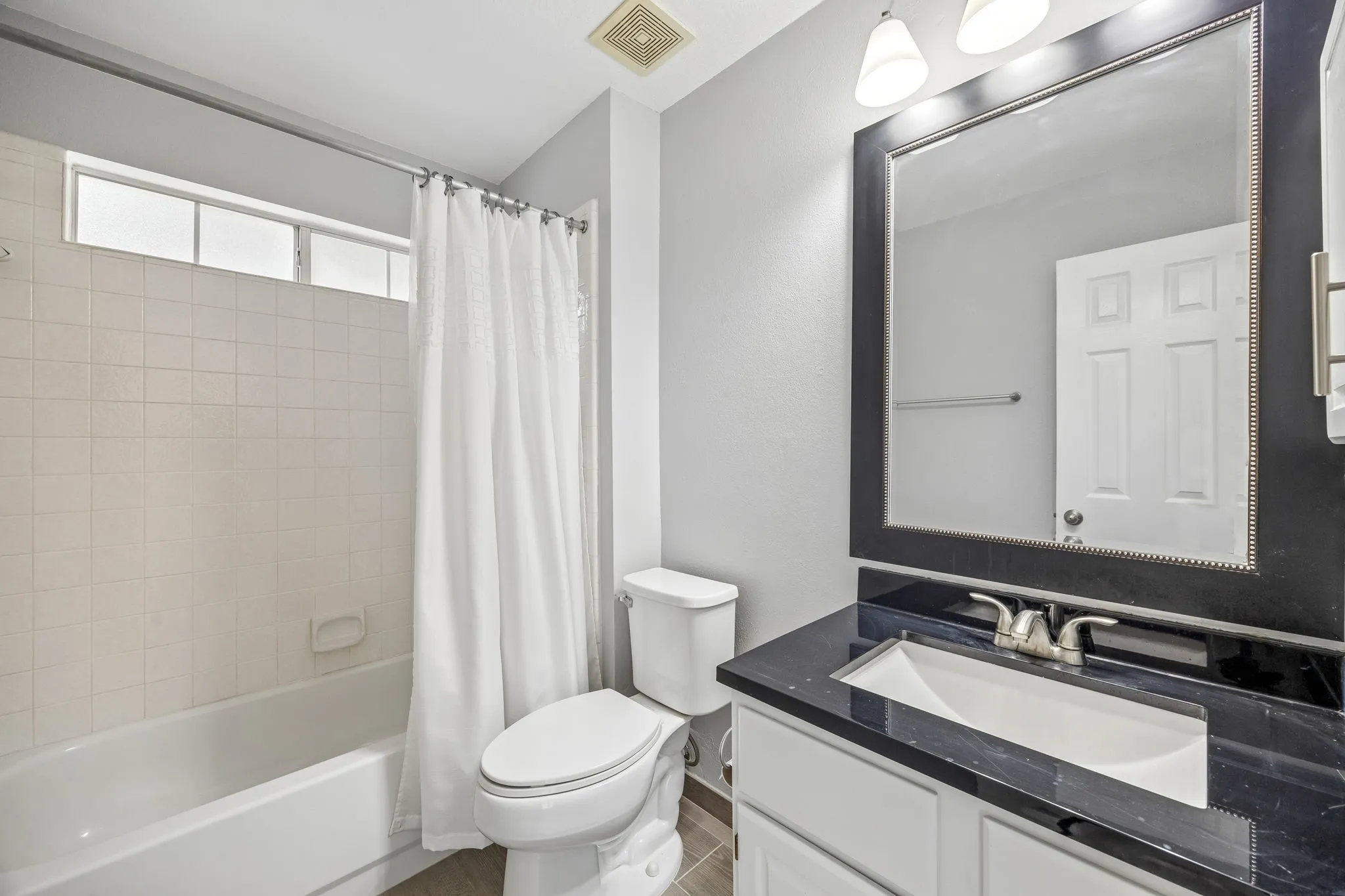Single Family Residence For Sale in Collin County , 5426 Mill Run Drive, Mc Kinney, Texas 75072, 4 Bedroom, 3 Bathroom, 2 Garage spaces, 2,381 Sqft, built in 1994, mls#21342327, Real Estate Agent in Mc Kinney, Homes For Sale in Collin county, Homes For Sale in Mc Kinney, Realtor in Mc Kinney Texas, Real Estate Brokerage Independent Realty Texas, Luminita Cordes Realtor