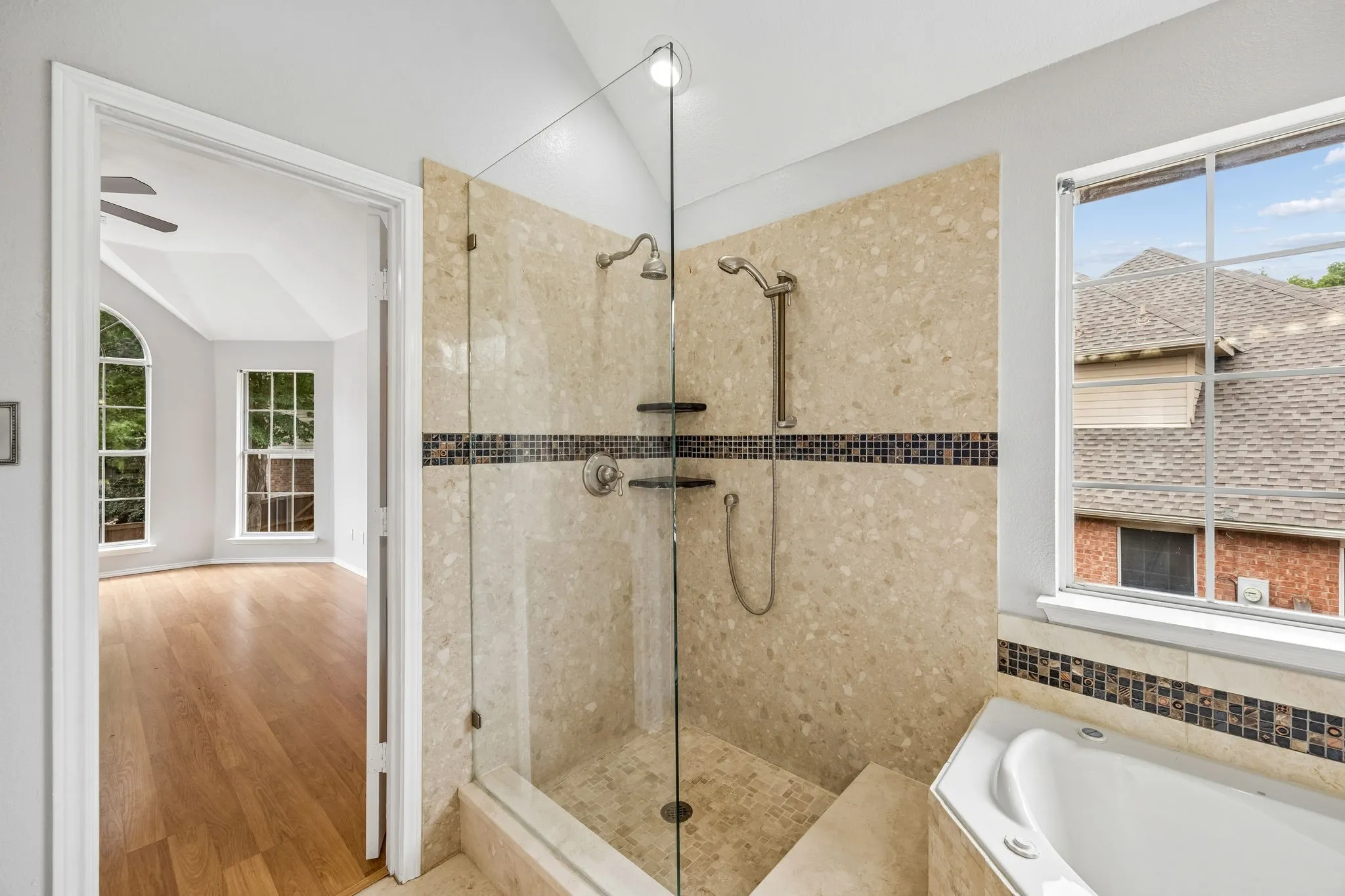Single Family Residence For Sale in Collin County , 5426 Mill Run Drive, Mc Kinney, Texas 75072, 4 Bedroom, 3 Bathroom, 2 Garage spaces, 2,381 Sqft, built in 1994, mls#21342327, Real Estate Agent in Mc Kinney, Homes For Sale in Collin county, Homes For Sale in Mc Kinney, Realtor in Mc Kinney Texas, Real Estate Brokerage Independent Realty Texas, Luminita Cordes Realtor