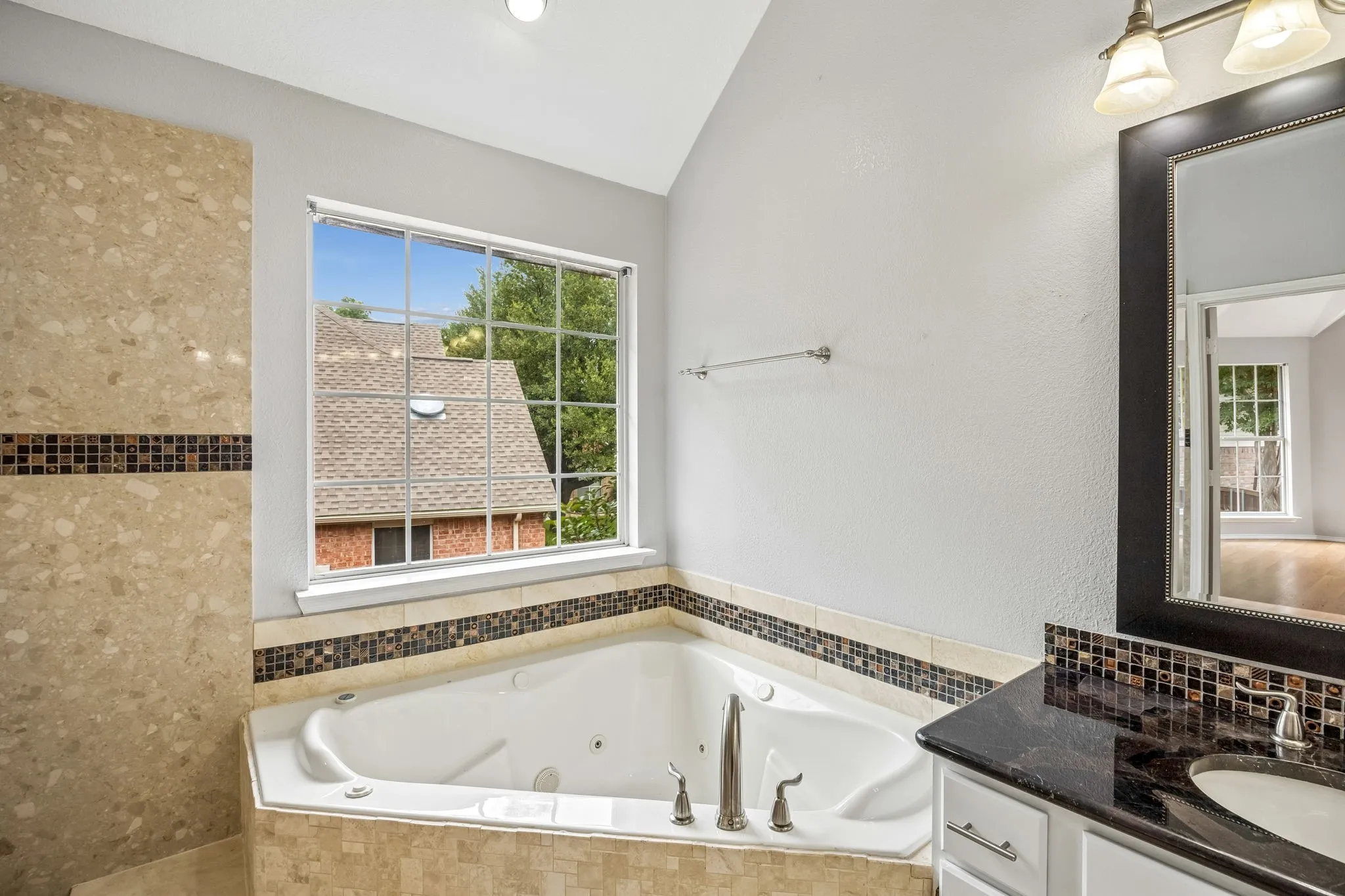 Single Family Residence For Sale in Collin County , 5426 Mill Run Drive, Mc Kinney, Texas 75072, 4 Bedroom, 3 Bathroom, 2 Garage spaces, 2,381 Sqft, built in 1994, mls#21342327, Real Estate Agent in Mc Kinney, Homes For Sale in Collin county, Homes For Sale in Mc Kinney, Realtor in Mc Kinney Texas, Real Estate Brokerage Independent Realty Texas, Luminita Cordes Realtor