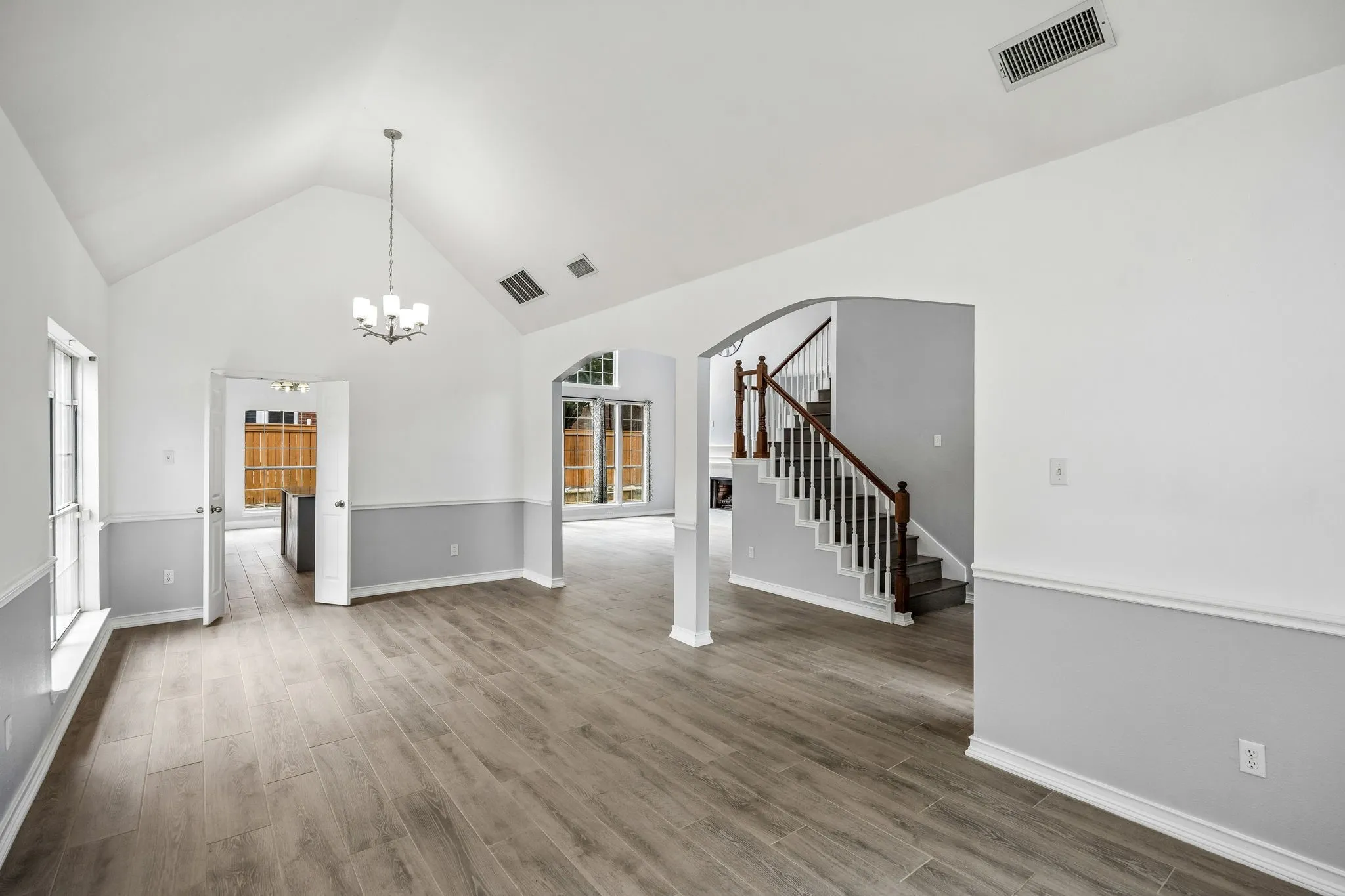 Single Family Residence For Sale in Collin County , 5426 Mill Run Drive, Mc Kinney, Texas 75072, 4 Bedroom, 3 Bathroom, 2 Garage spaces, 2,381 Sqft, built in 1994, mls#21342327, Real Estate Agent in Mc Kinney, Homes For Sale in Collin county, Homes For Sale in Mc Kinney, Realtor in Mc Kinney Texas, Real Estate Brokerage Independent Realty Texas, Luminita Cordes Realtor
