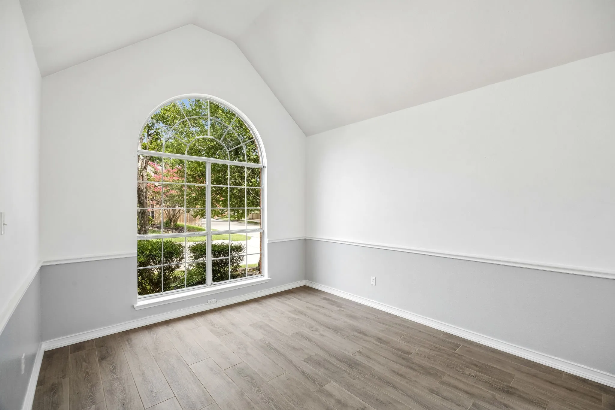 Single Family Residence For Sale in Collin County , 5426 Mill Run Drive, Mc Kinney, Texas 75072, 4 Bedroom, 3 Bathroom, 2 Garage spaces, 2,381 Sqft, built in 1994, mls#21342327, Real Estate Agent in Mc Kinney, Homes For Sale in Collin county, Homes For Sale in Mc Kinney, Realtor in Mc Kinney Texas, Real Estate Brokerage Independent Realty Texas, Luminita Cordes Realtor