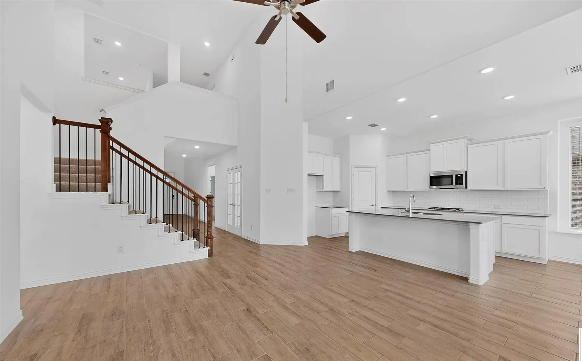 Single Family Residence For Rent in Denton County , 1505 Kurelek Drive, Little Elm, Texas 75068, 5 Bedroom, 5 Bathroom, 2 Garage spaces, 3,401 Sqft, built in 2023, mls#21341014, Real Estate Agent in Little Elm, Homes For Rent in Denton county, Homes For Rent in Little Elm, Realtor in Little Elm Texas, Real Estate Brokerage Independent Realty Texas, Luminita Cordes Realtor