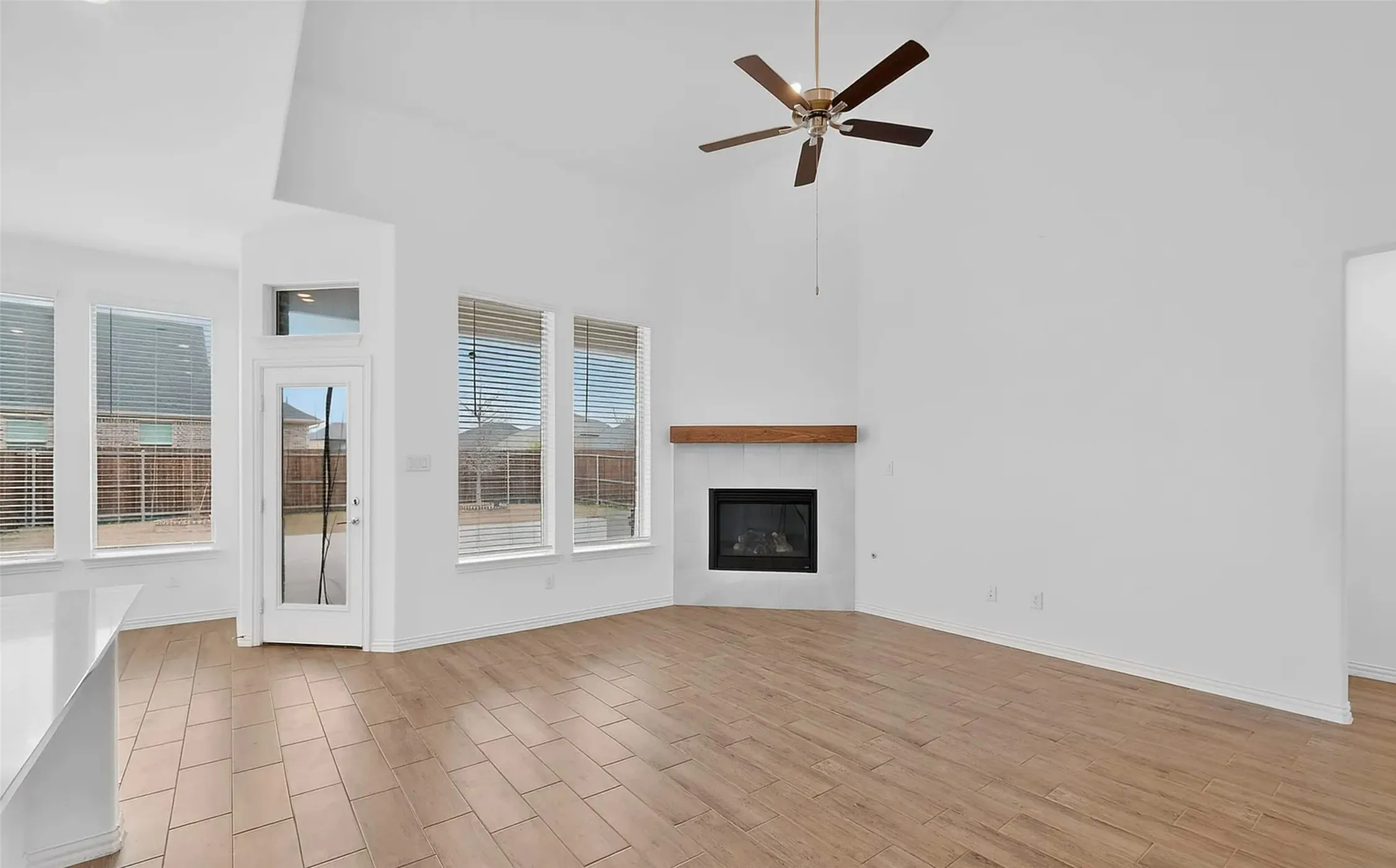 Single Family Residence For Rent in Denton County , 1505 Kurelek Drive, Little Elm, Texas 75068, 5 Bedroom, 5 Bathroom, 2 Garage spaces, 3,401 Sqft, built in 2023, mls#21341014, Real Estate Agent in Little Elm, Homes For Rent in Denton county, Homes For Rent in Little Elm, Realtor in Little Elm Texas, Real Estate Brokerage Independent Realty Texas, Luminita Cordes Realtor