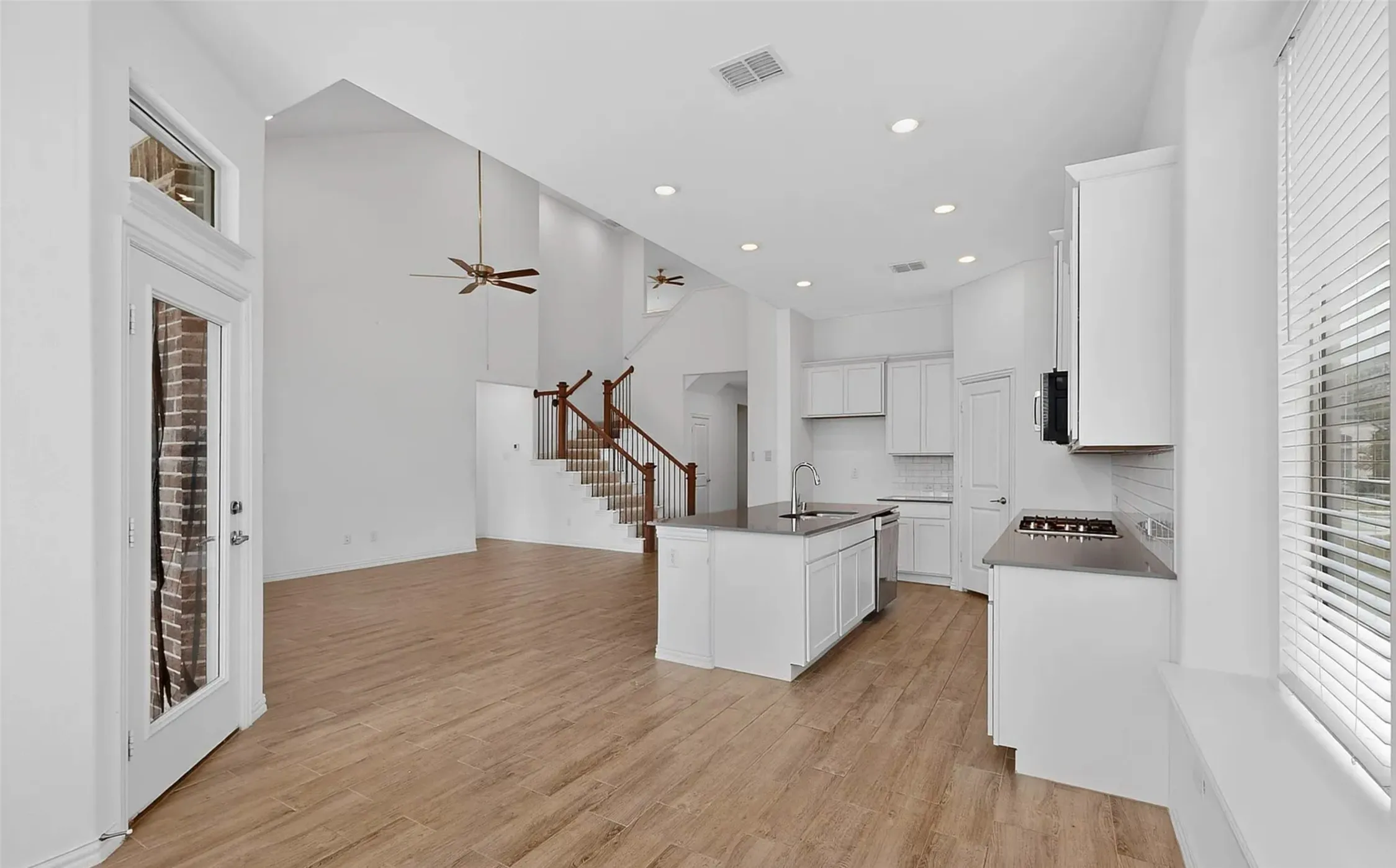 Single Family Residence For Rent in Denton County , 1505 Kurelek Drive, Little Elm, Texas 75068, 5 Bedroom, 5 Bathroom, 2 Garage spaces, 3,401 Sqft, built in 2023, mls#21341014, Real Estate Agent in Little Elm, Homes For Rent in Denton county, Homes For Rent in Little Elm, Realtor in Little Elm Texas, Real Estate Brokerage Independent Realty Texas, Luminita Cordes Realtor