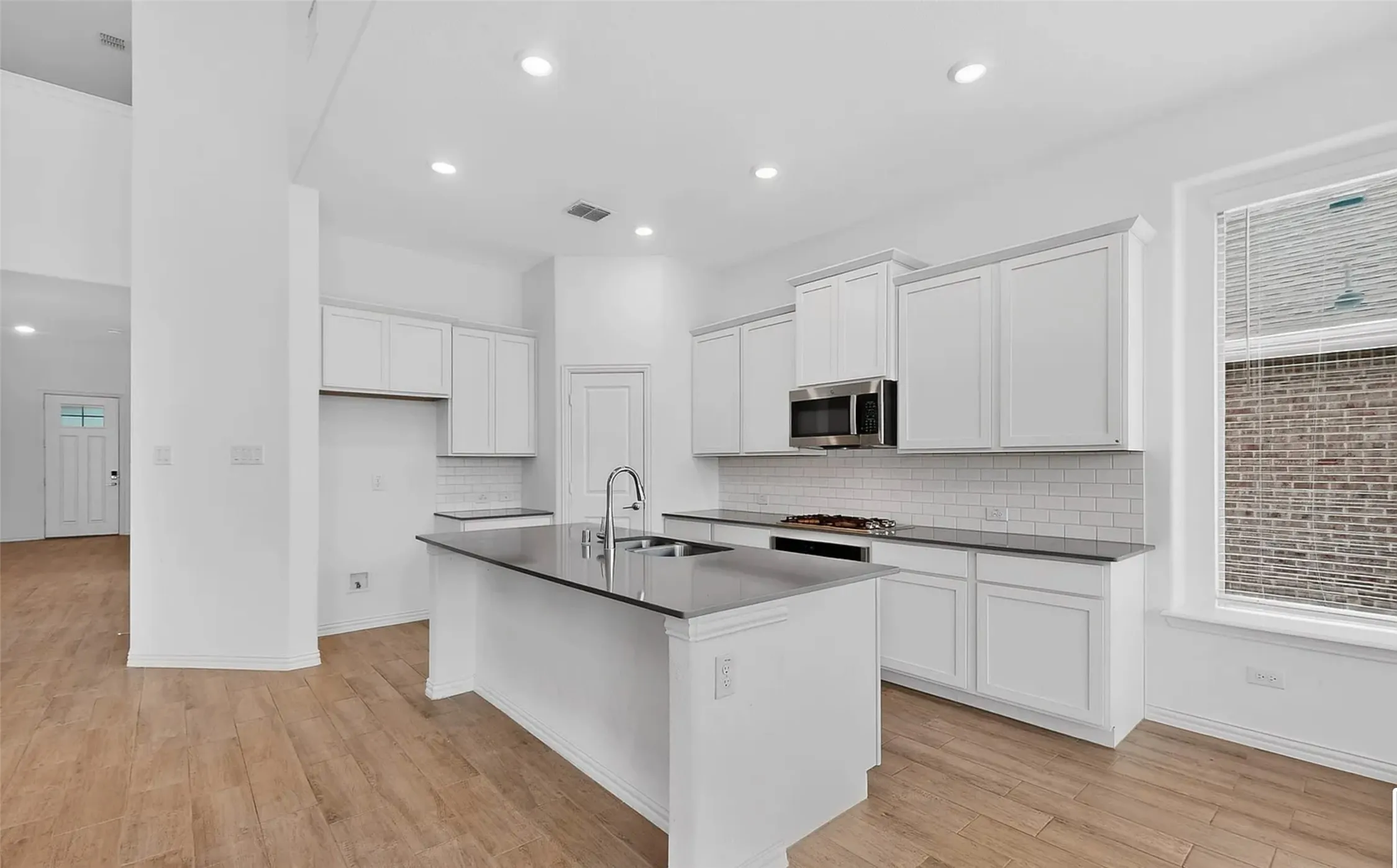 Single Family Residence For Rent in Denton County , 1505 Kurelek Drive, Little Elm, Texas 75068, 5 Bedroom, 5 Bathroom, 2 Garage spaces, 3,401 Sqft, built in 2023, mls#21341014, Real Estate Agent in Little Elm, Homes For Rent in Denton county, Homes For Rent in Little Elm, Realtor in Little Elm Texas, Real Estate Brokerage Independent Realty Texas, Luminita Cordes Realtor