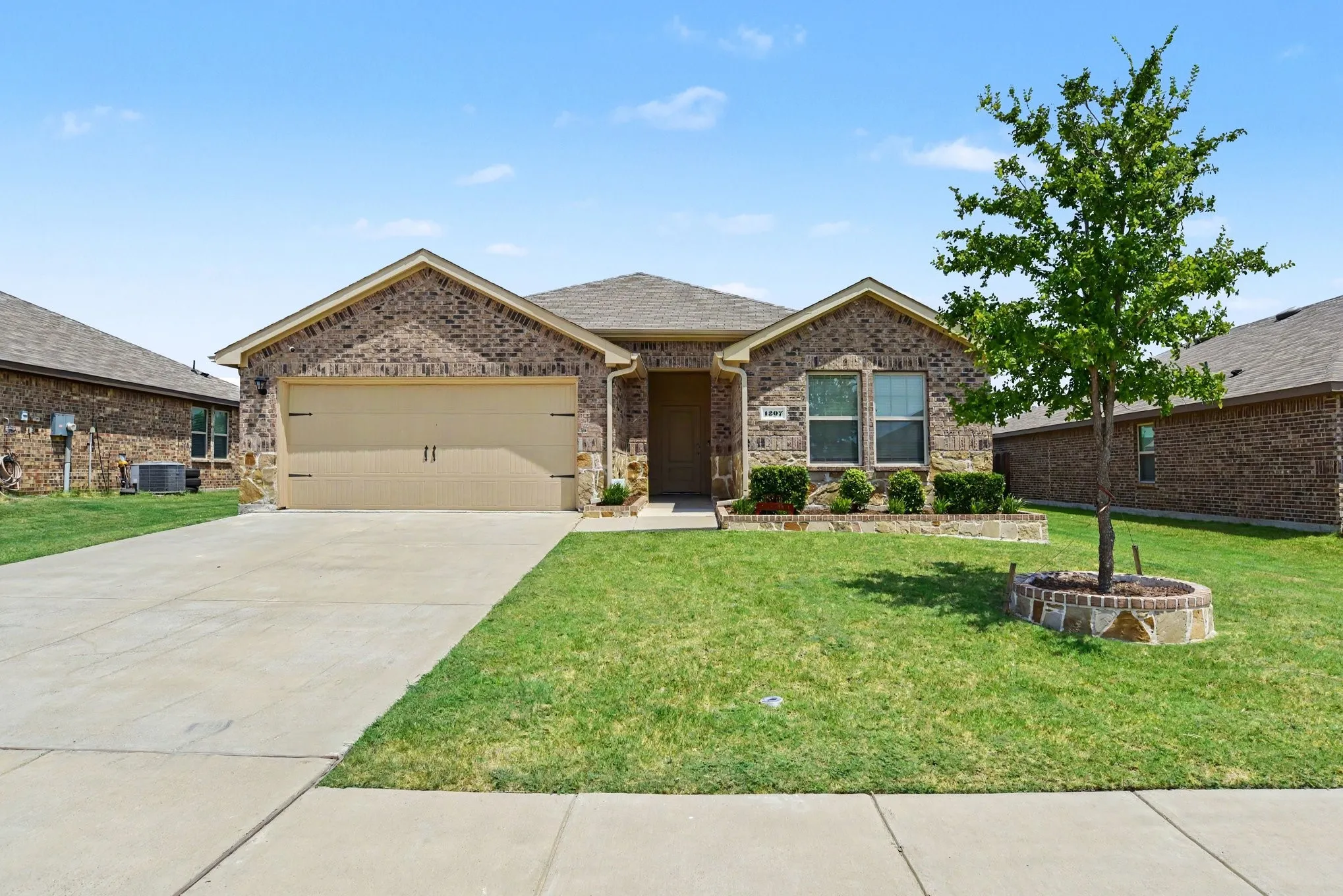 Single Family Residence For Sale in Collin County , 1207 Honeysuckle Drive, Josephine, Texas 75189, 4 Bedroom, 2 Bathroom, 2 Garage spaces, 1,785 Sqft, built in 2021, mls#21340944, Real Estate Agent in Josephine, Homes For Sale in Collin county, Homes For Sale in Josephine, Realtor in Josephine Texas, Real Estate Brokerage Independent Realty Texas, Luminita Cordes Realtor